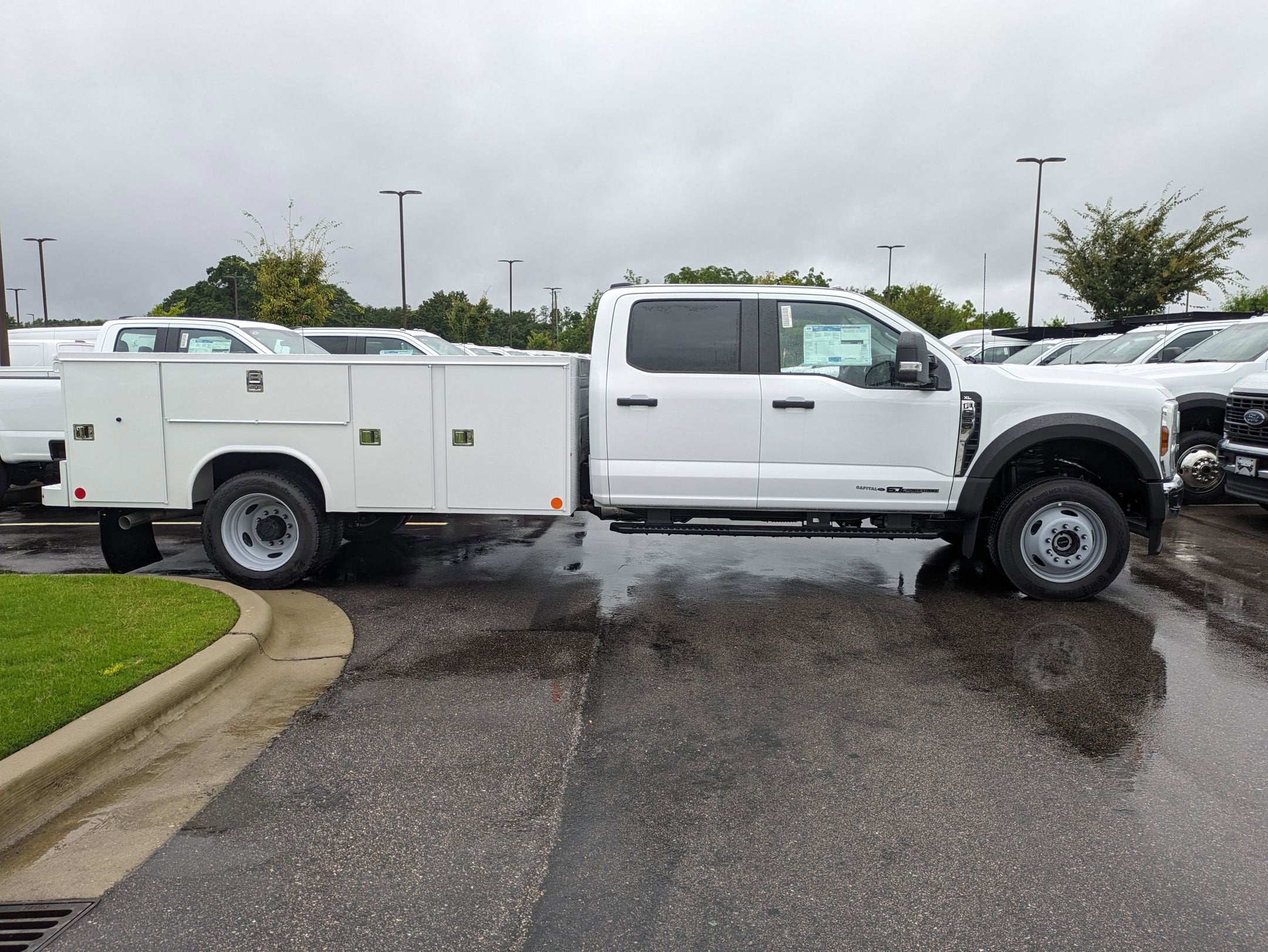 2025 Ford Super Duty F-550 DRW XL