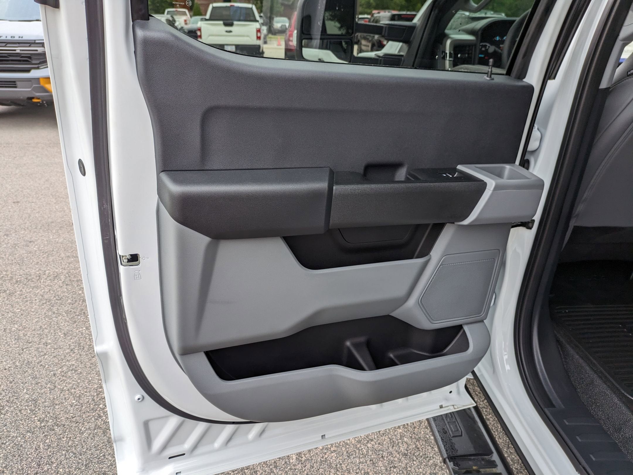 2025 Ford Super Duty F-550 DRW XL