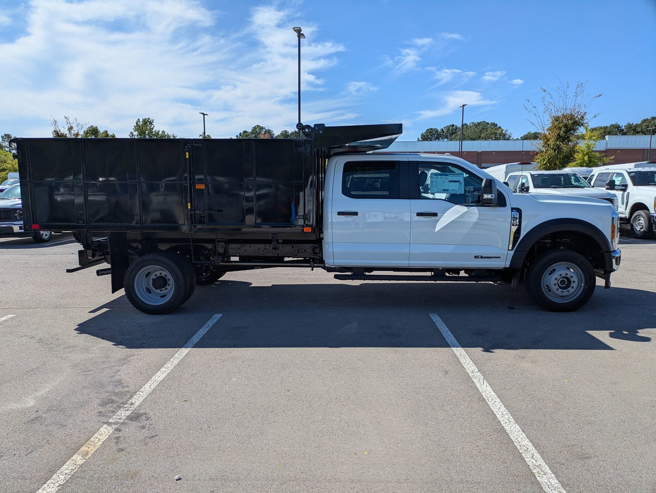 2025 Ford Super Duty F-550 DRW XL