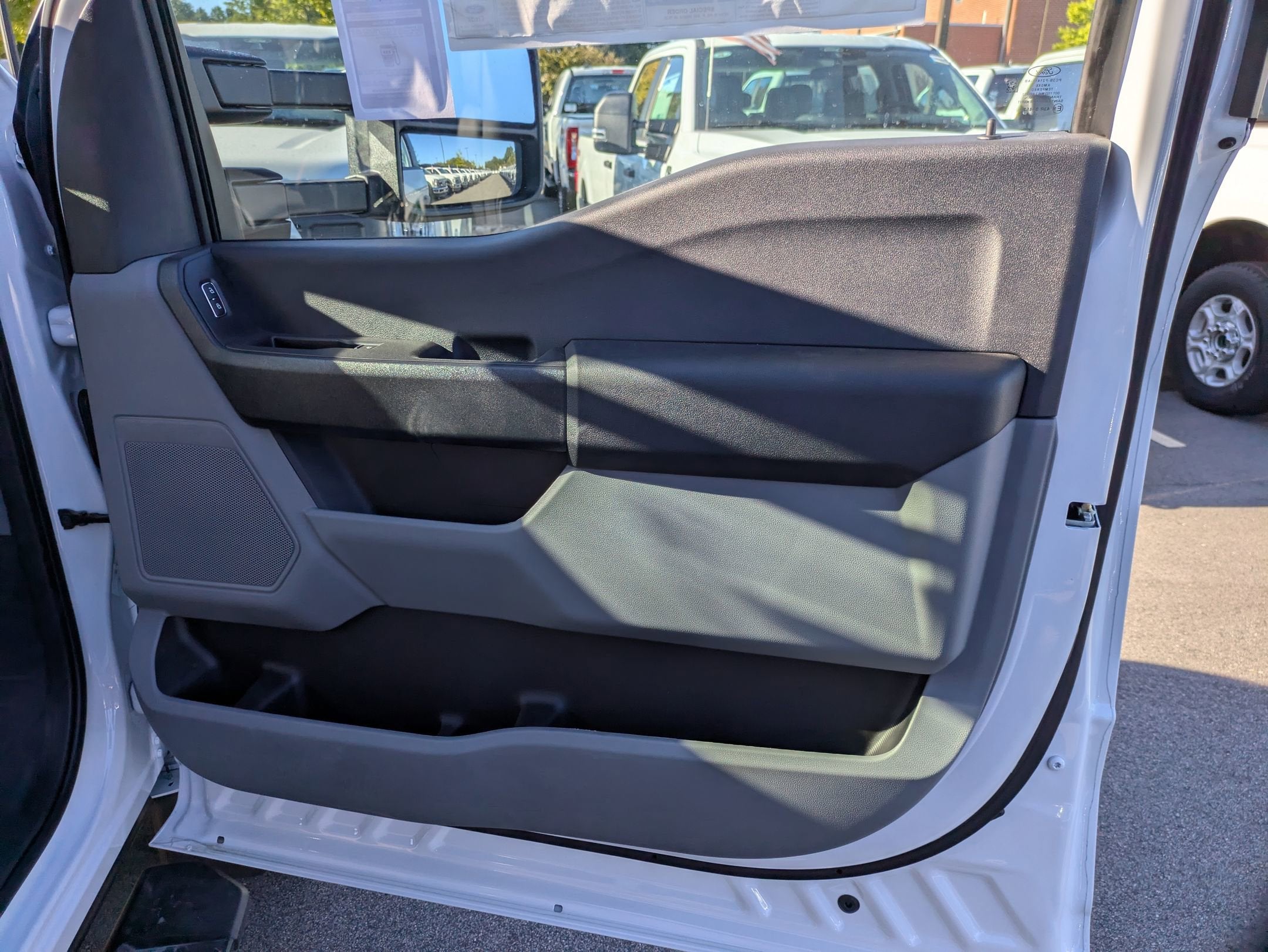 2025 Ford Super Duty F-550 DRW XL