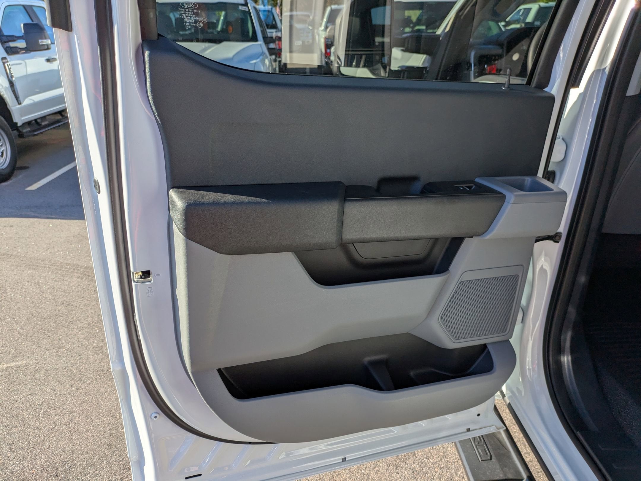 2025 Ford Super Duty F-550 DRW XL