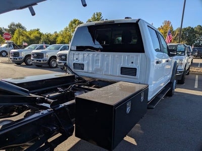 2025 Ford Super Duty F-550 DRW XL
