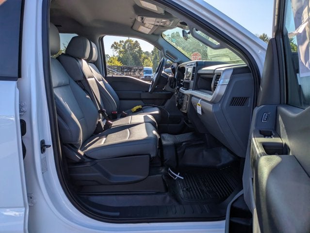 2025 Ford Super Duty F-550 DRW XL