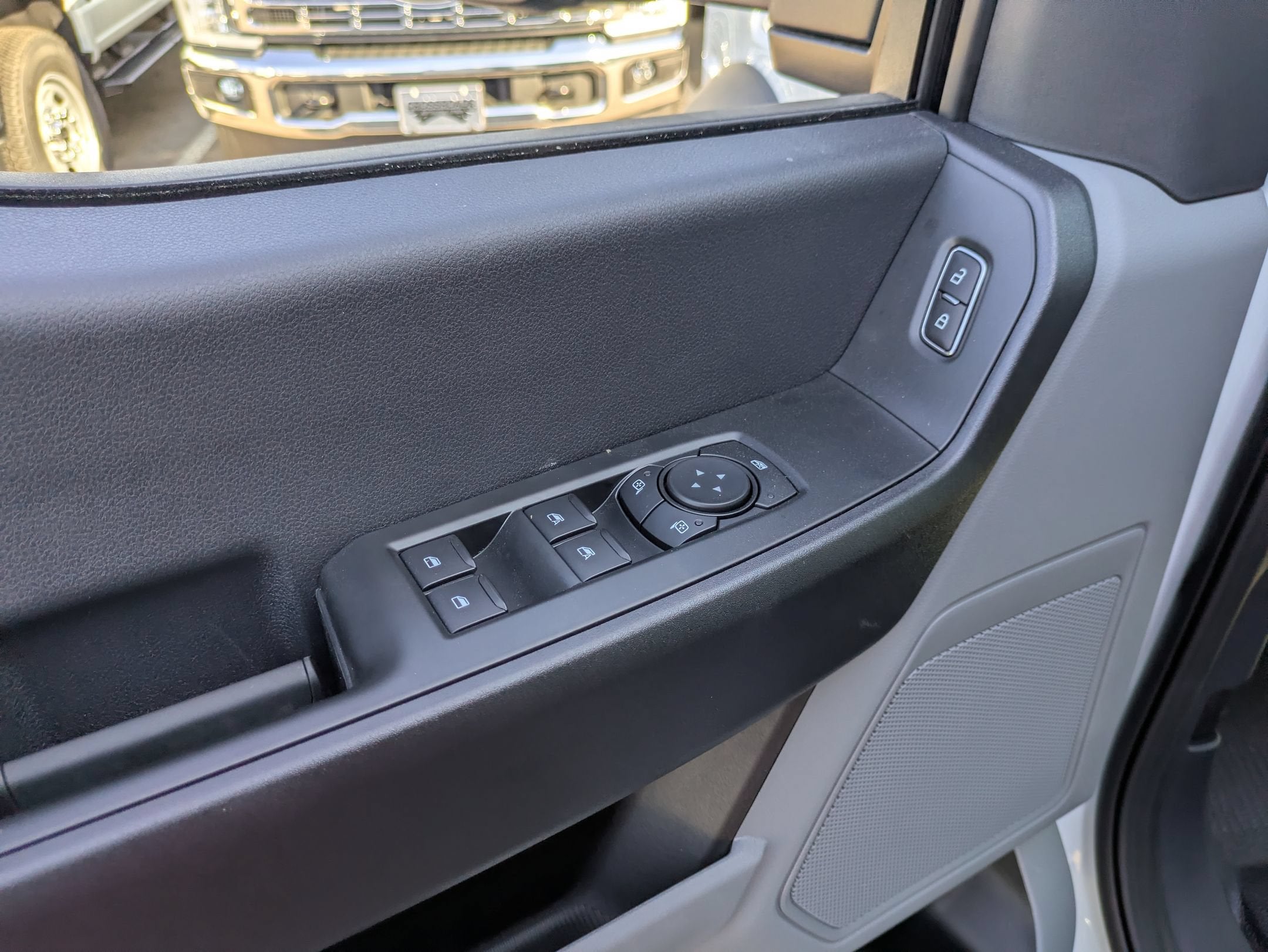 2027 Ford Super Duty F-550 DRW XL