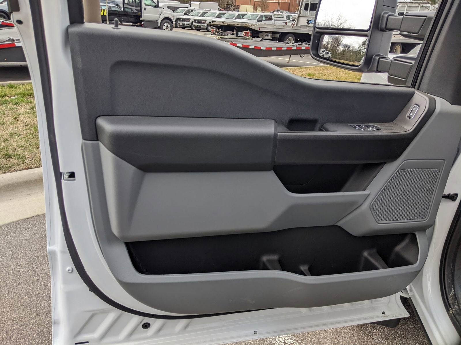 2024 Ford Super Duty F-550 DRW XL