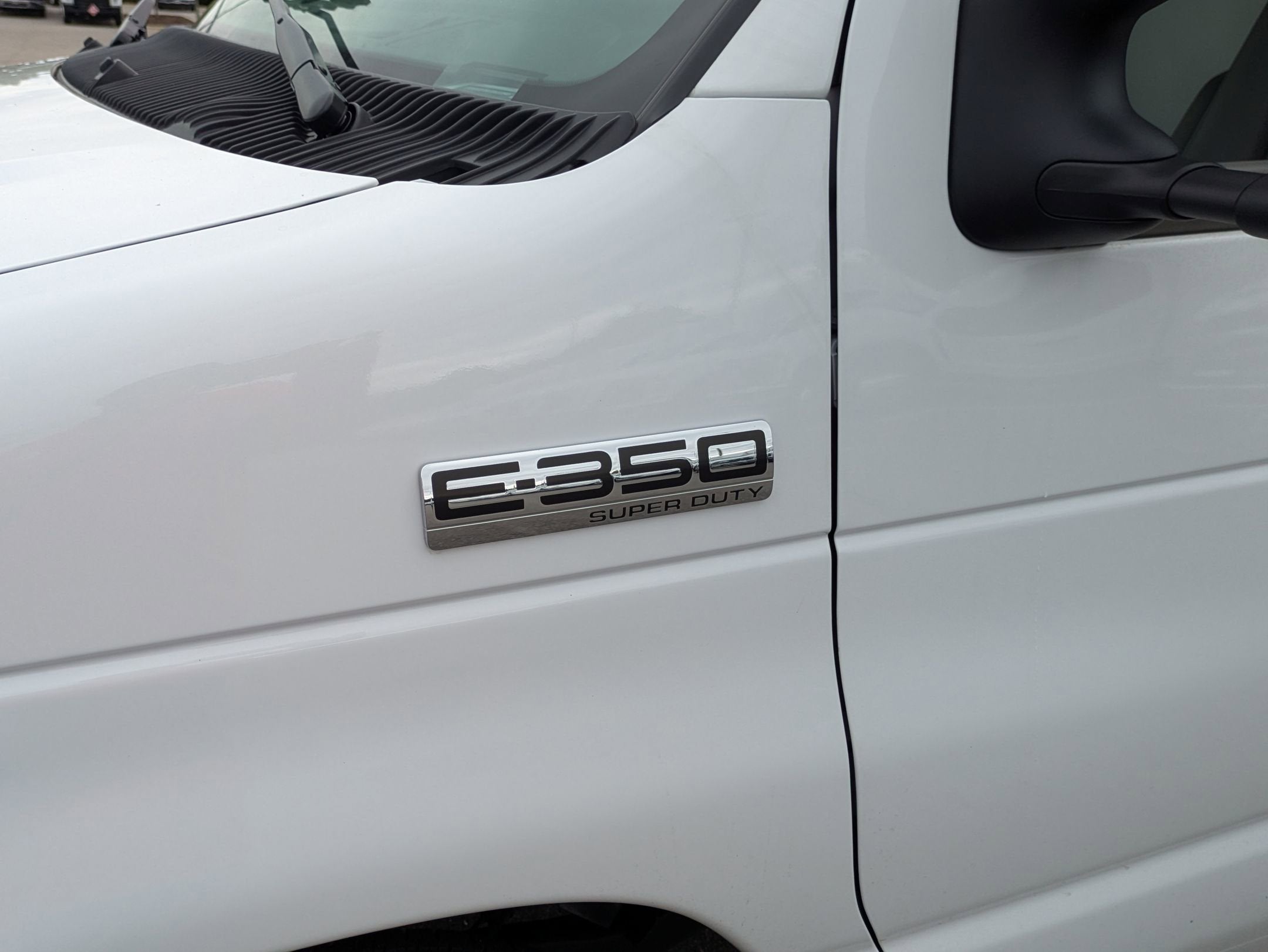 2026 Ford E-Series Cutaway E-350 DRW 176" WB