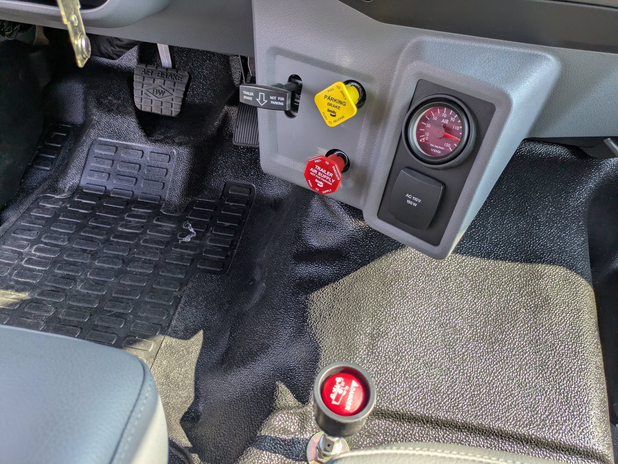 2027 Ford F-750SD Base