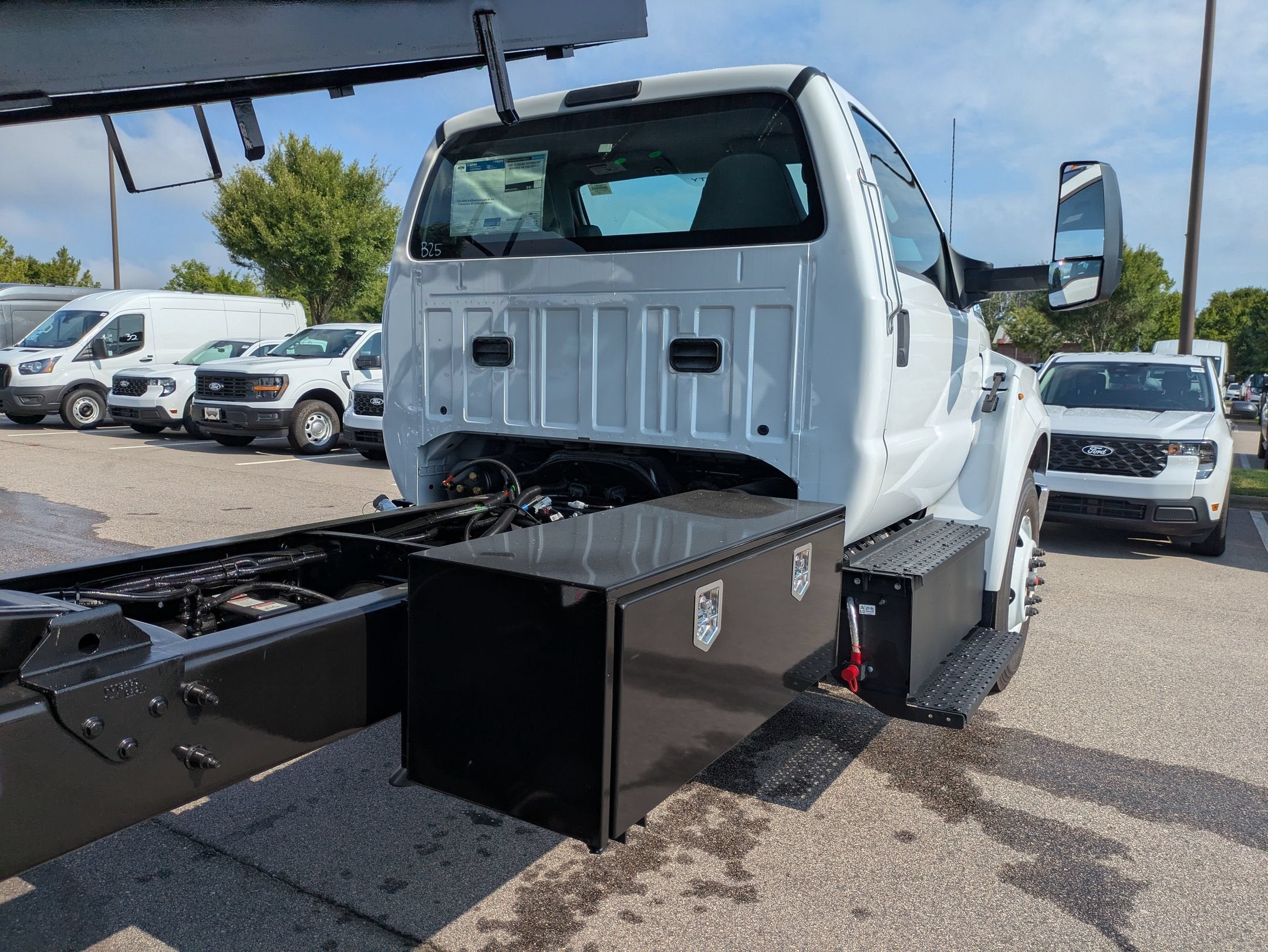 2027 Ford F-750SD Base