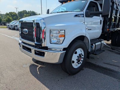 2027 Ford F-750SD Base