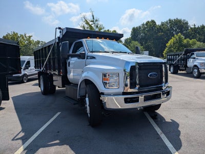 2027 Ford F-750SD Base