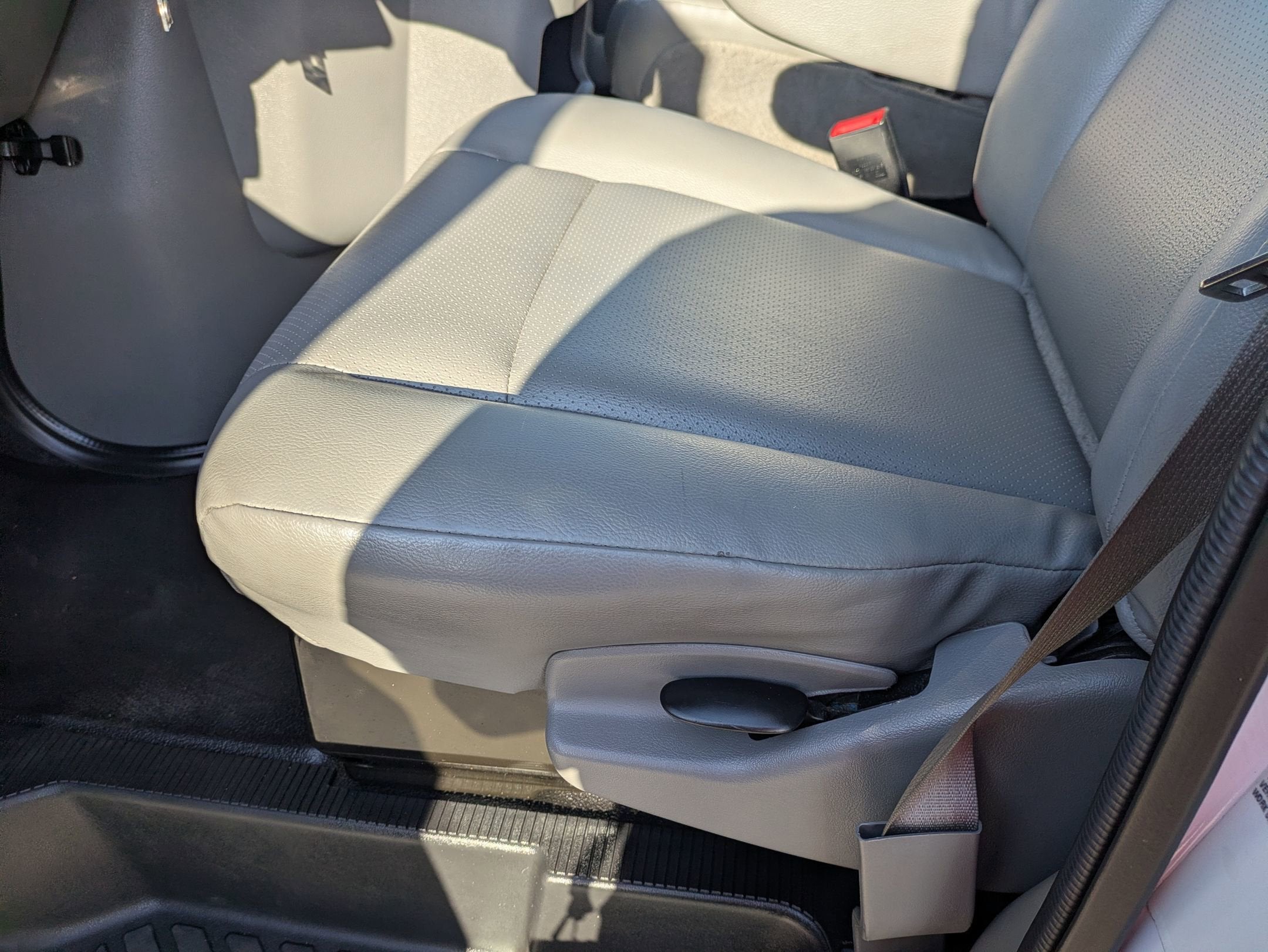 2024 Ford E-Series Cutaway Base
