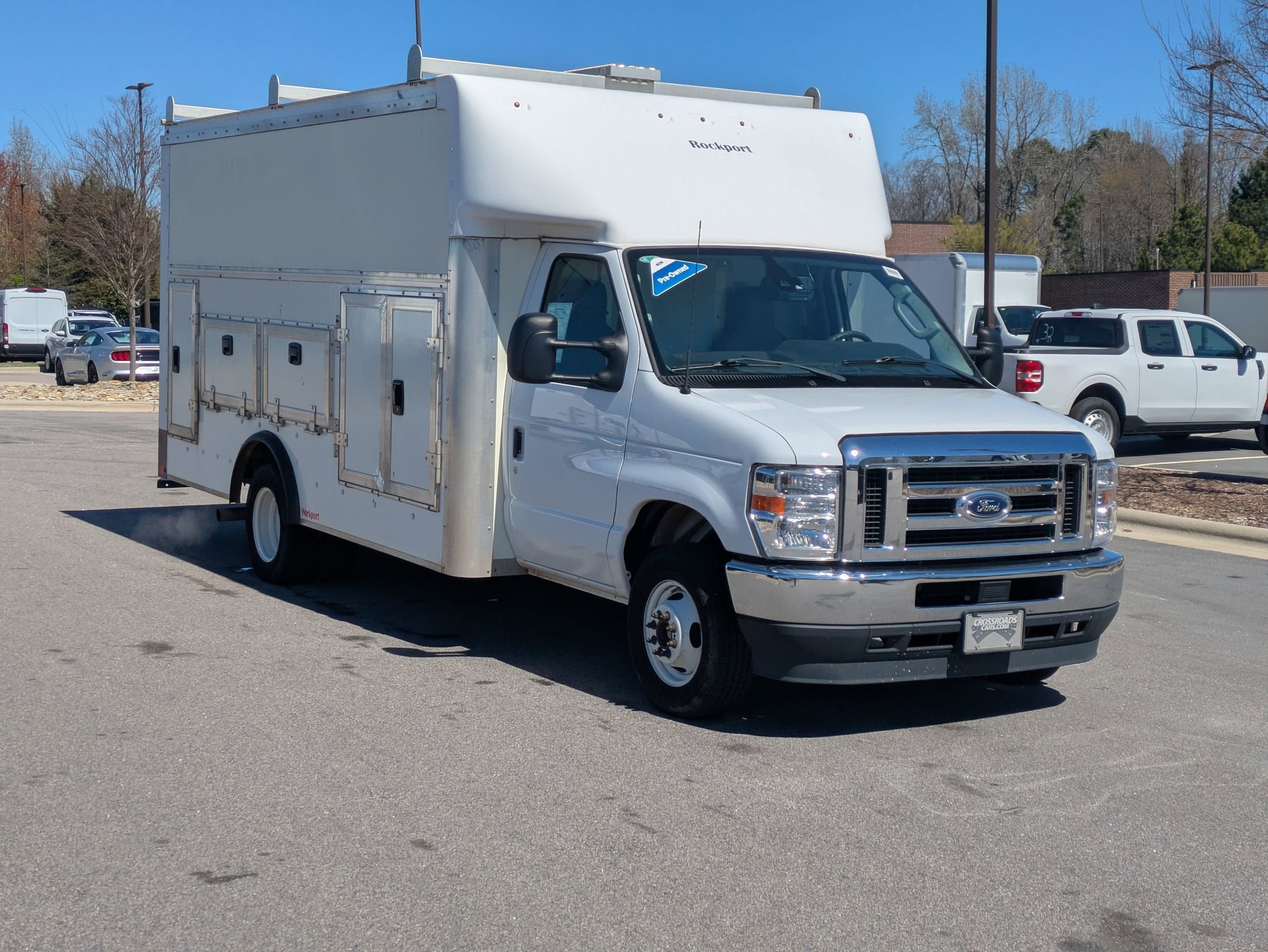 2024 Ford E-Series Cutaway Base