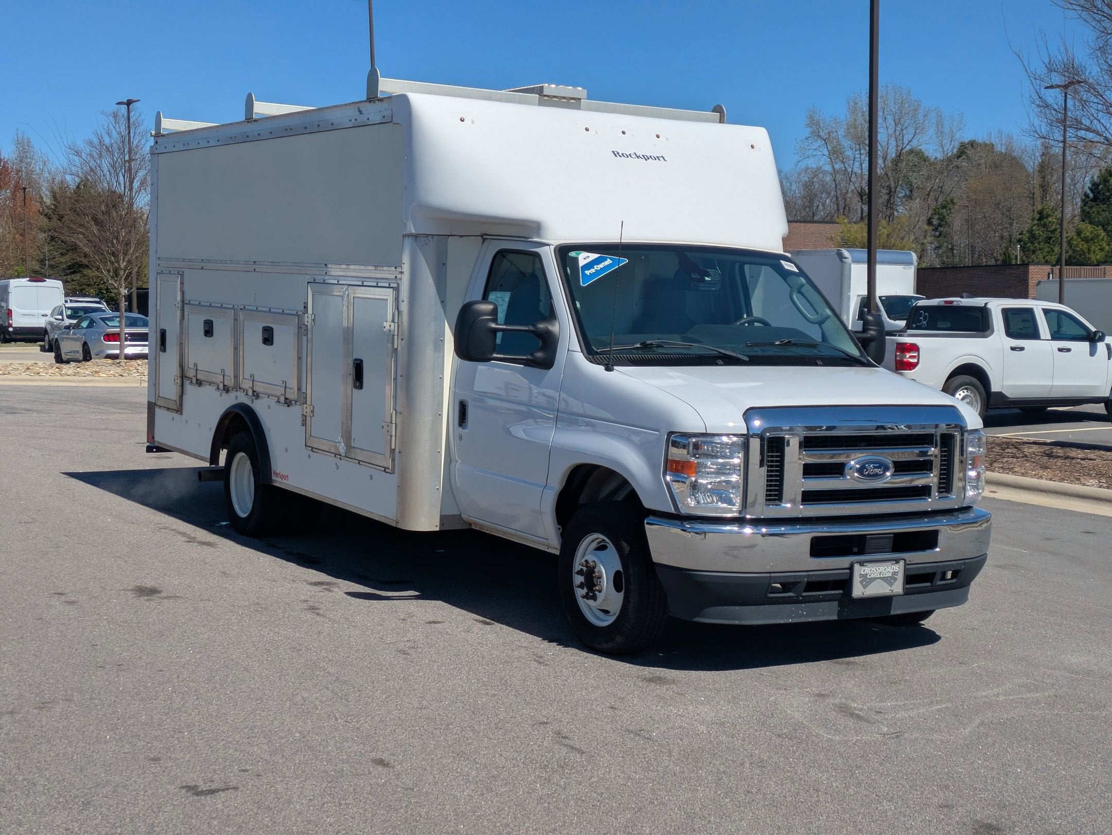 2024 Ford E-Series Cutaway Base