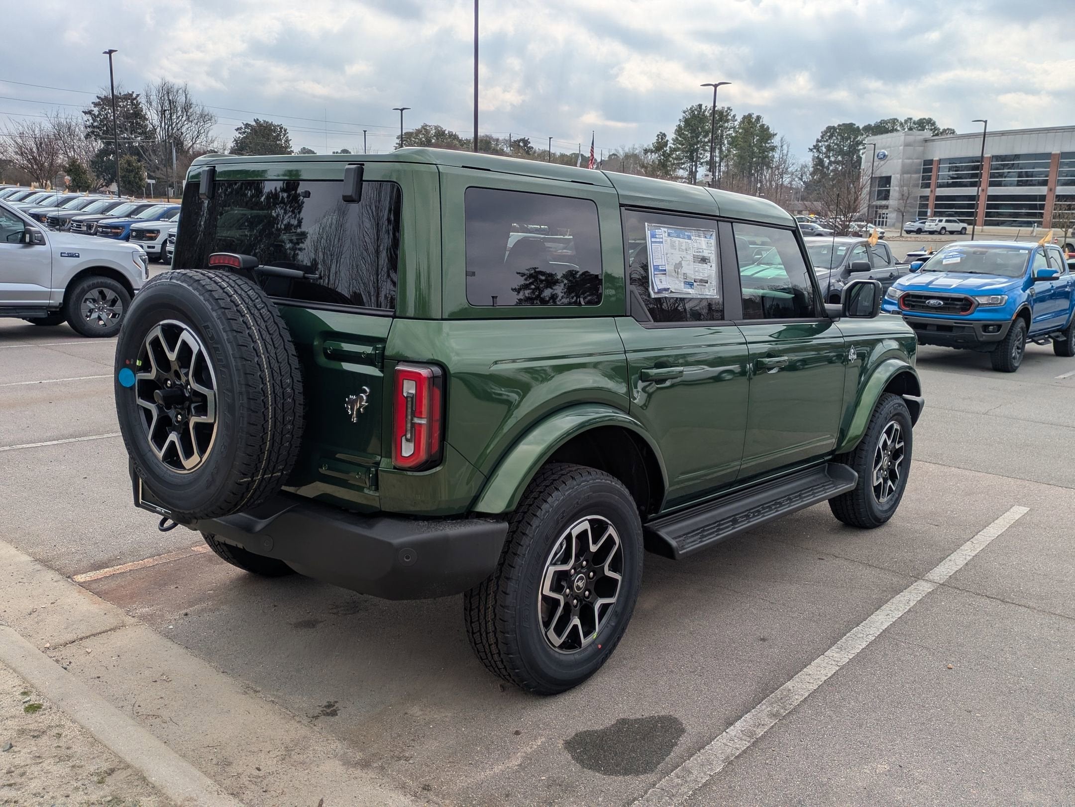 2025 Ford Bronco Outer Banks