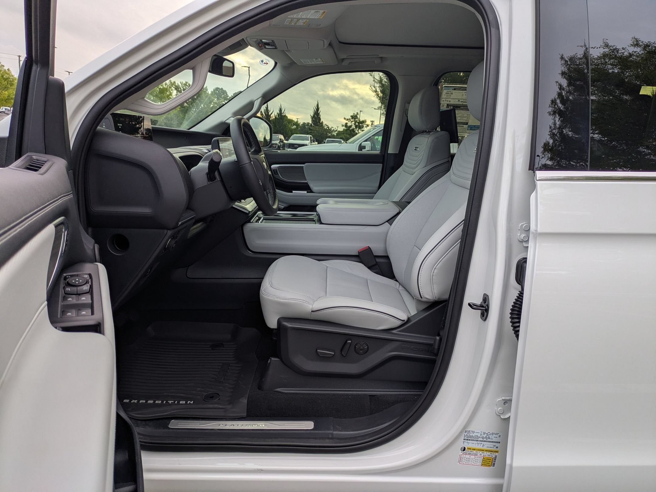 2027 Ford Expedition Max Platinum