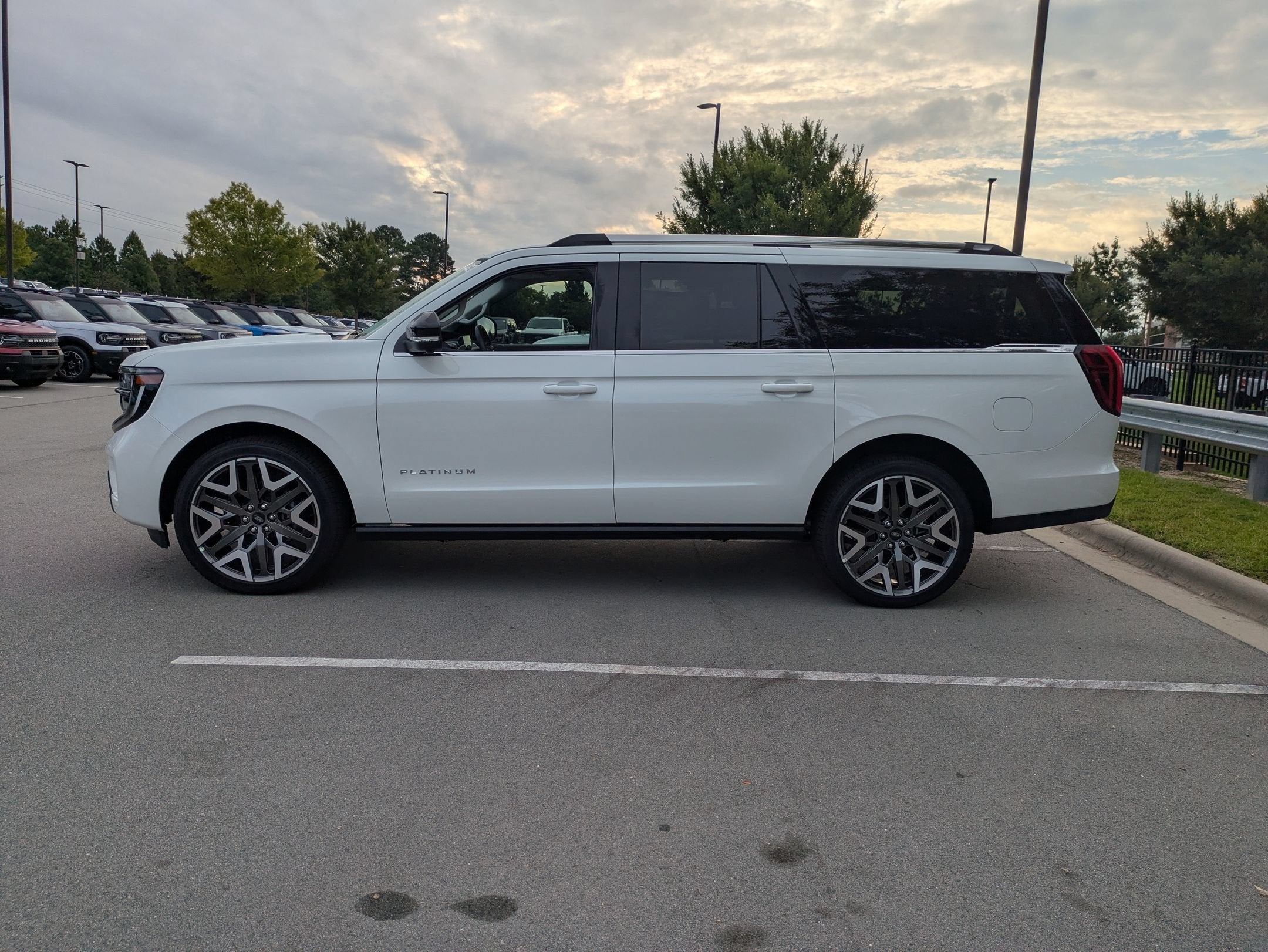 2027 Ford Expedition Max Platinum