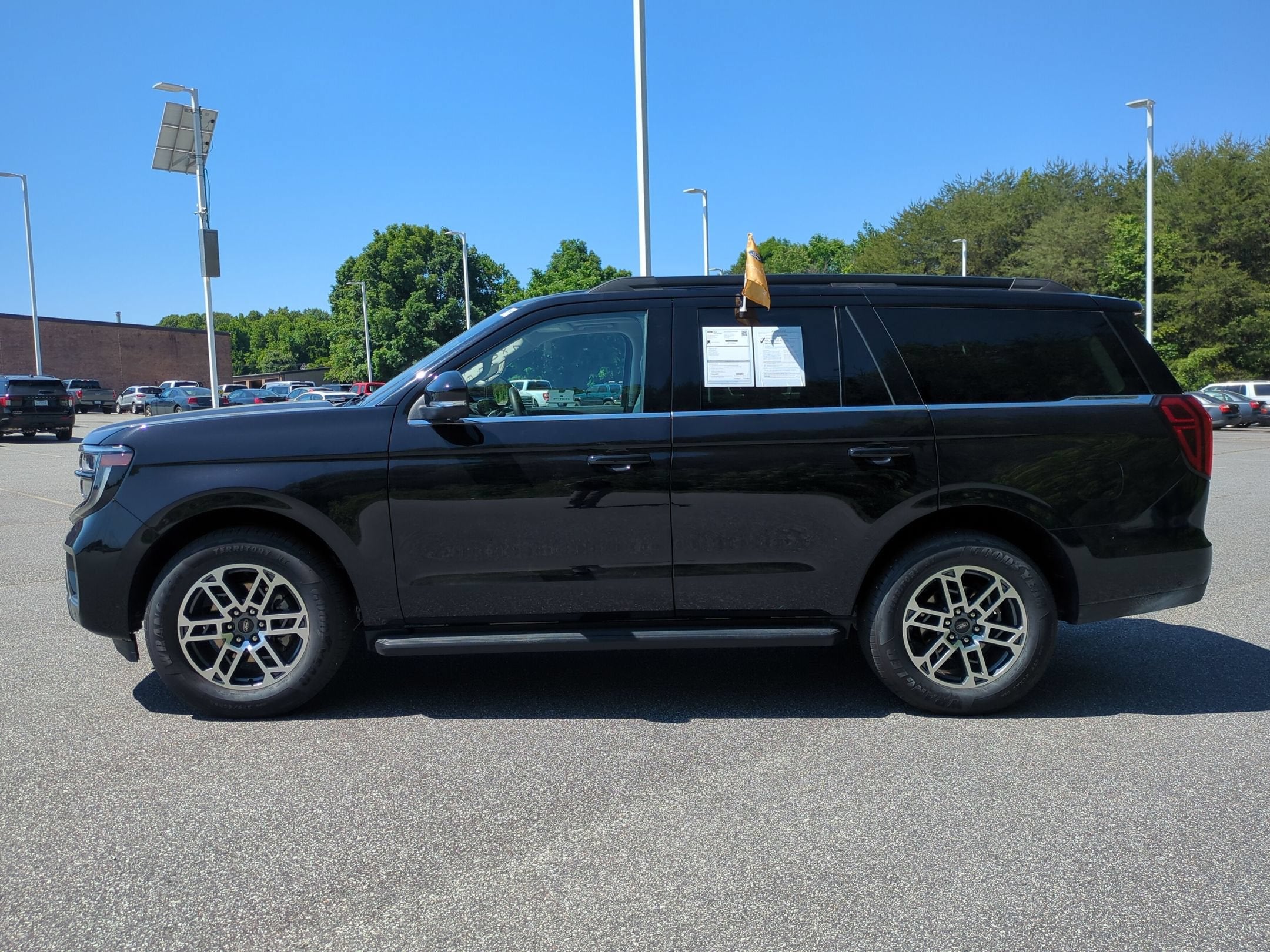 2025 Ford Expedition Active