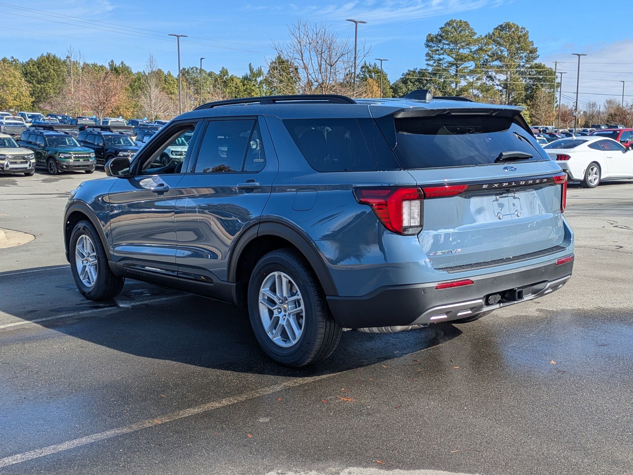 2026 Ford Explorer Active w/200A Pkg