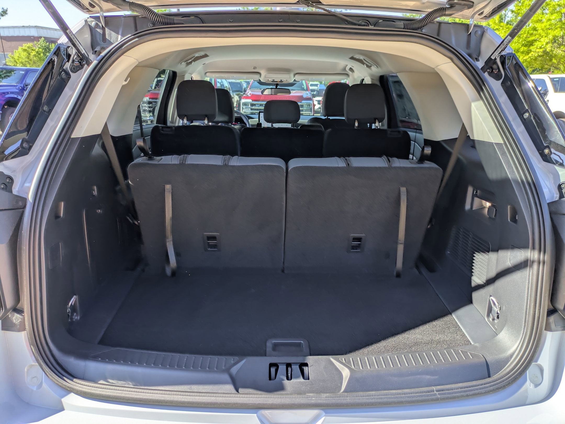 2026 Ford Explorer Active w/100A Pkg - Crossroads Courtesy Demo
