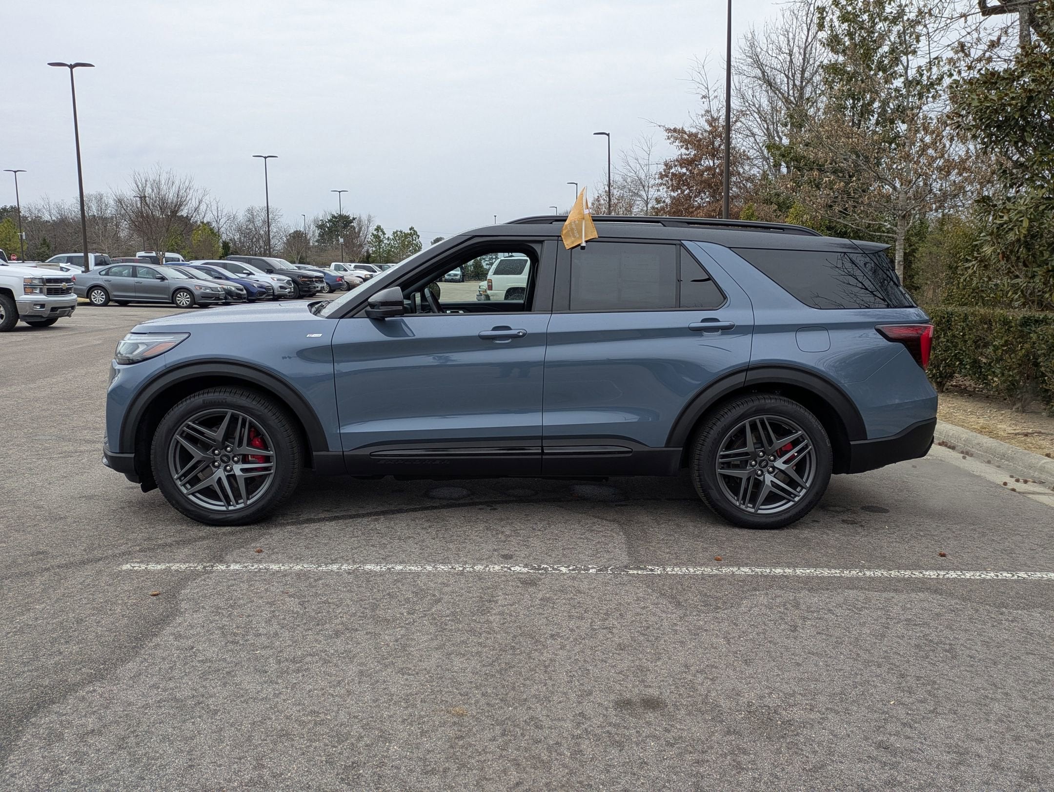 2025 Ford Explorer ST-Line