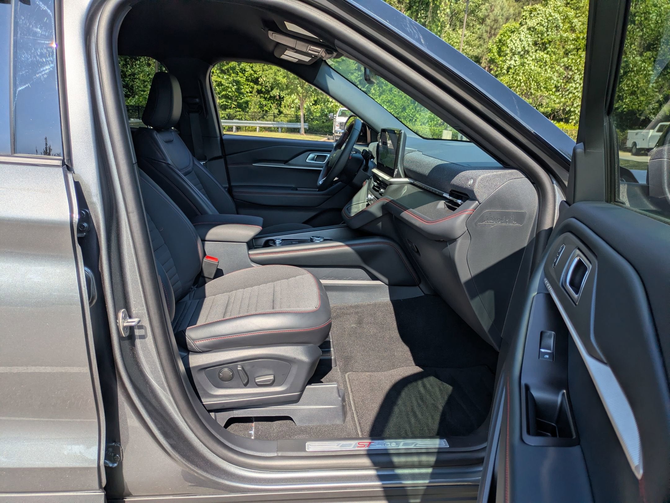 2026 Ford Explorer ST-Line - Crossroads Courtesy Demo
