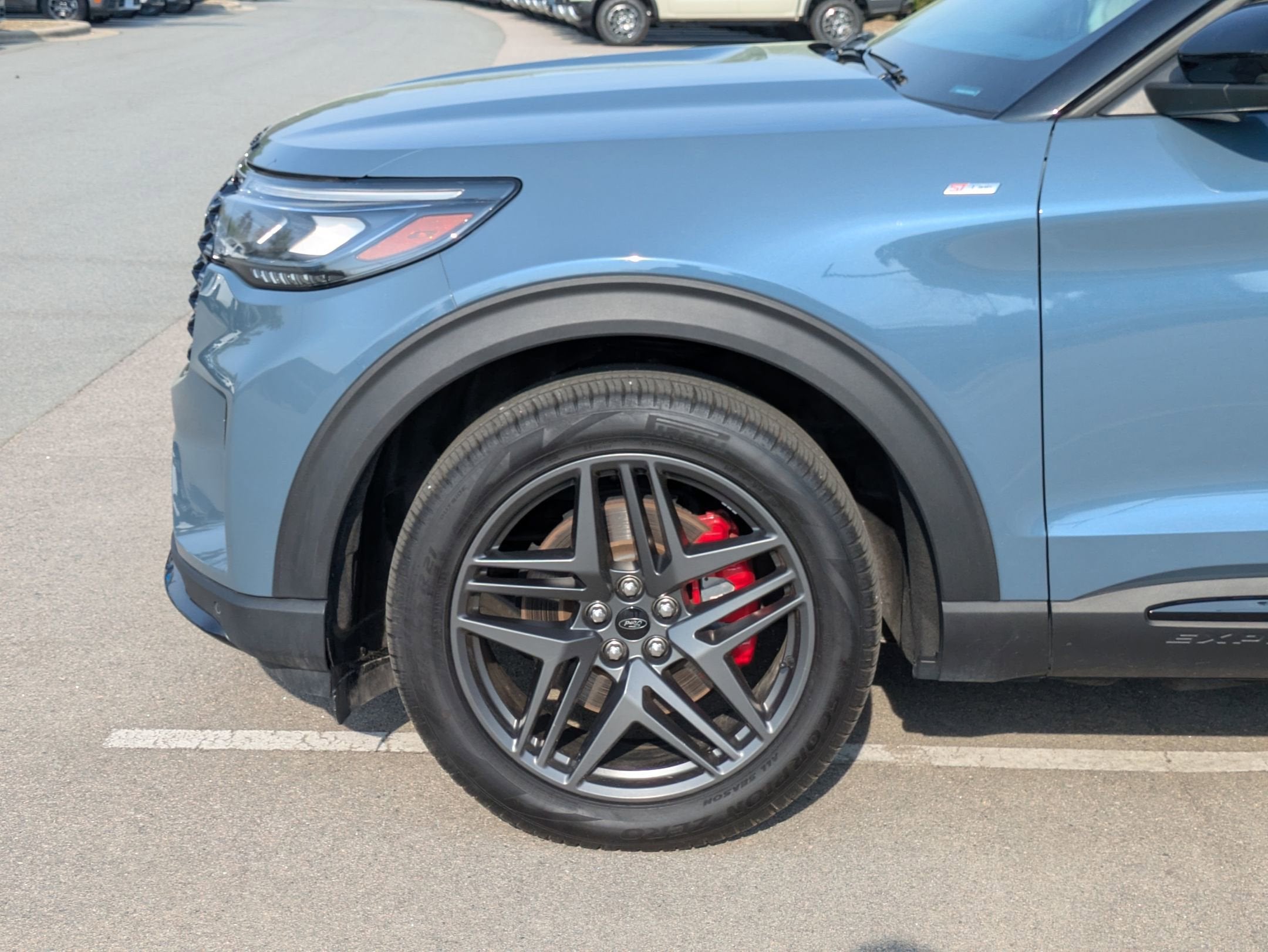 2025 Ford Explorer ST-Line