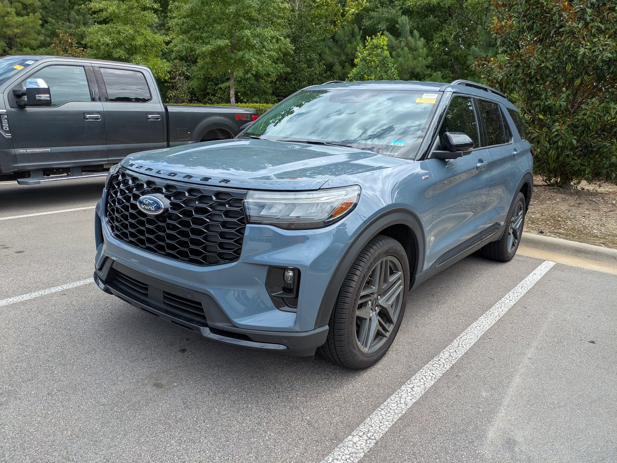 2025 Ford Explorer ST-Line