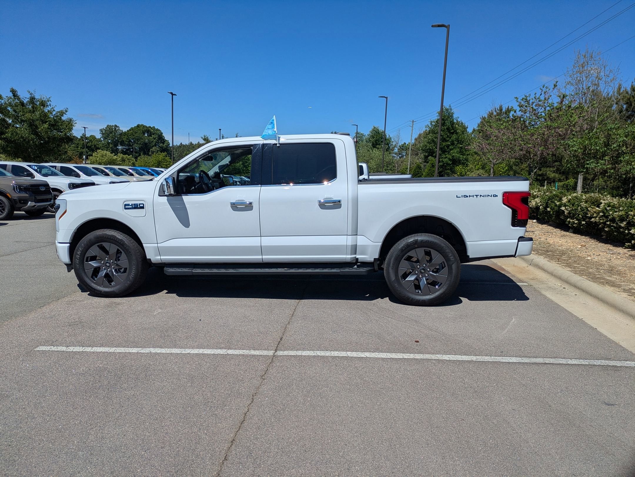 2025 Ford F-150 Lightning Flash