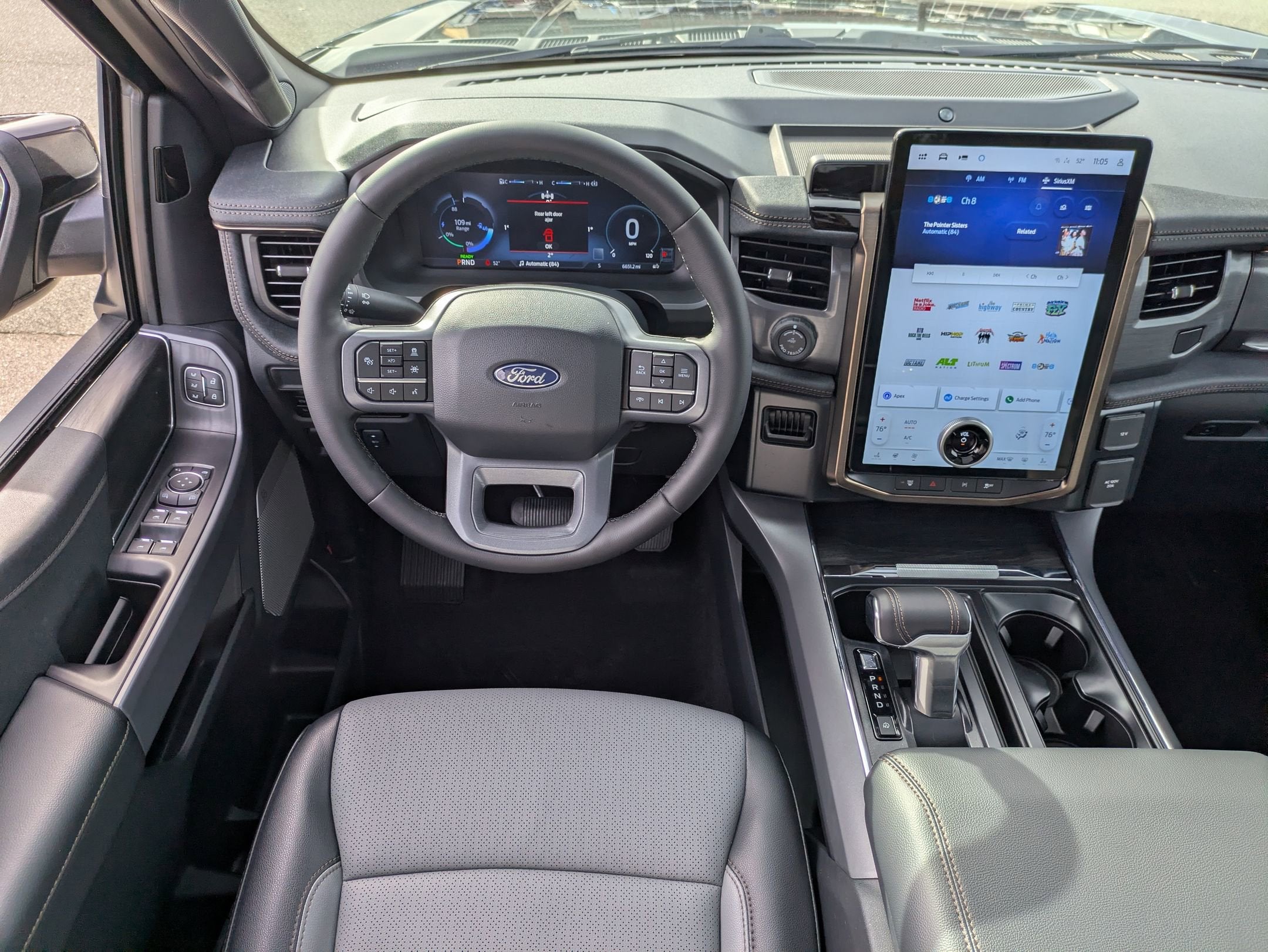 2025 Ford F-150 Lightning LARIAT