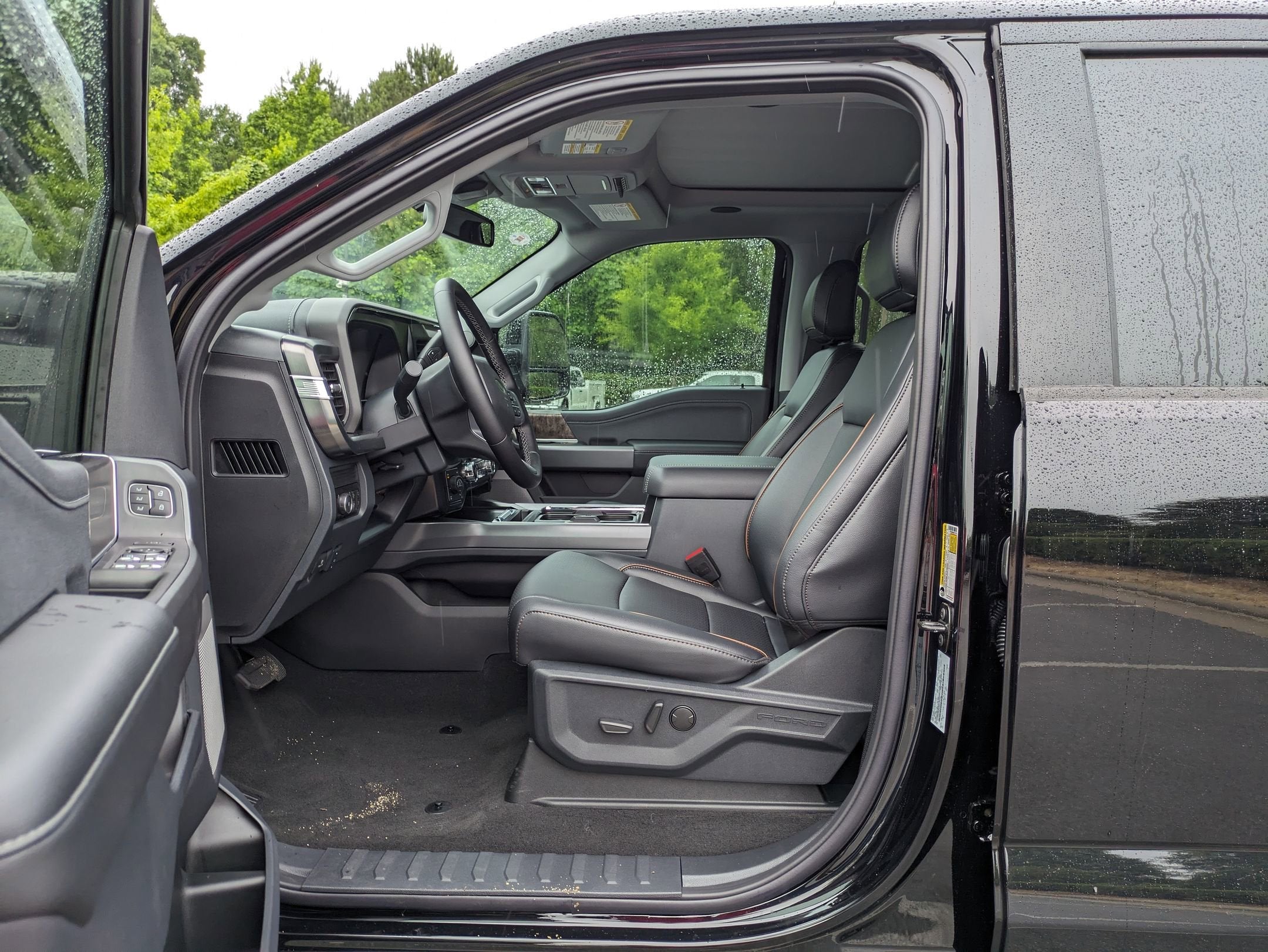 2025 Ford Super Duty F-350 SRW LARIAT