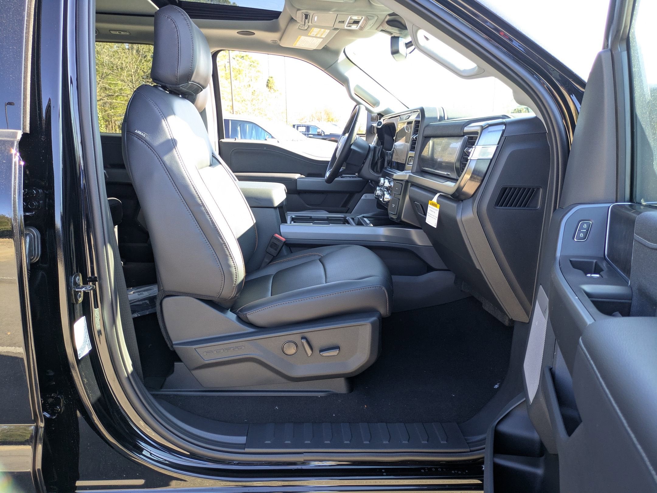 2026 Ford Super Duty F-350 SRW LARIAT