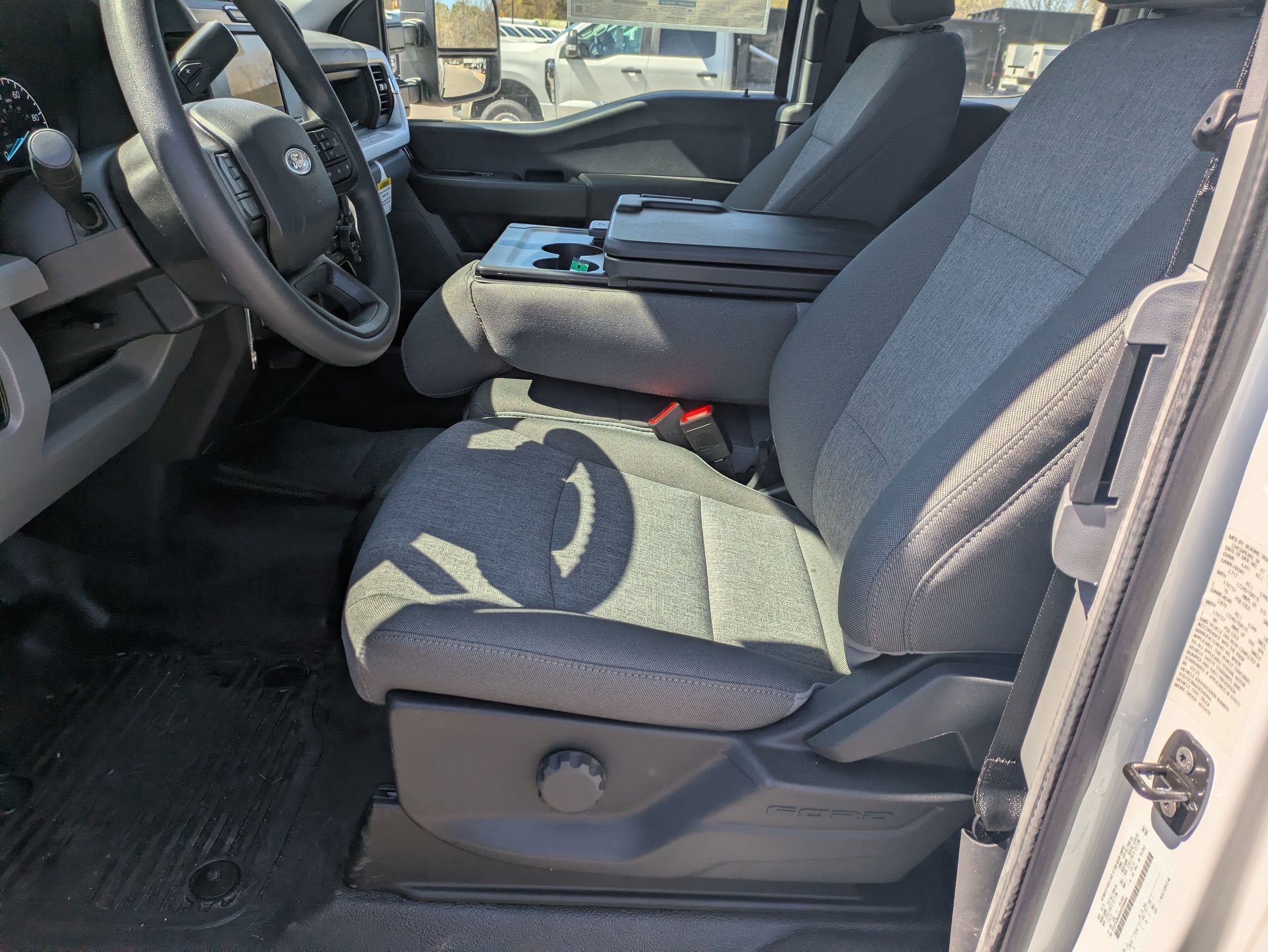 2026 Ford Super Duty F-350 SRW XLT