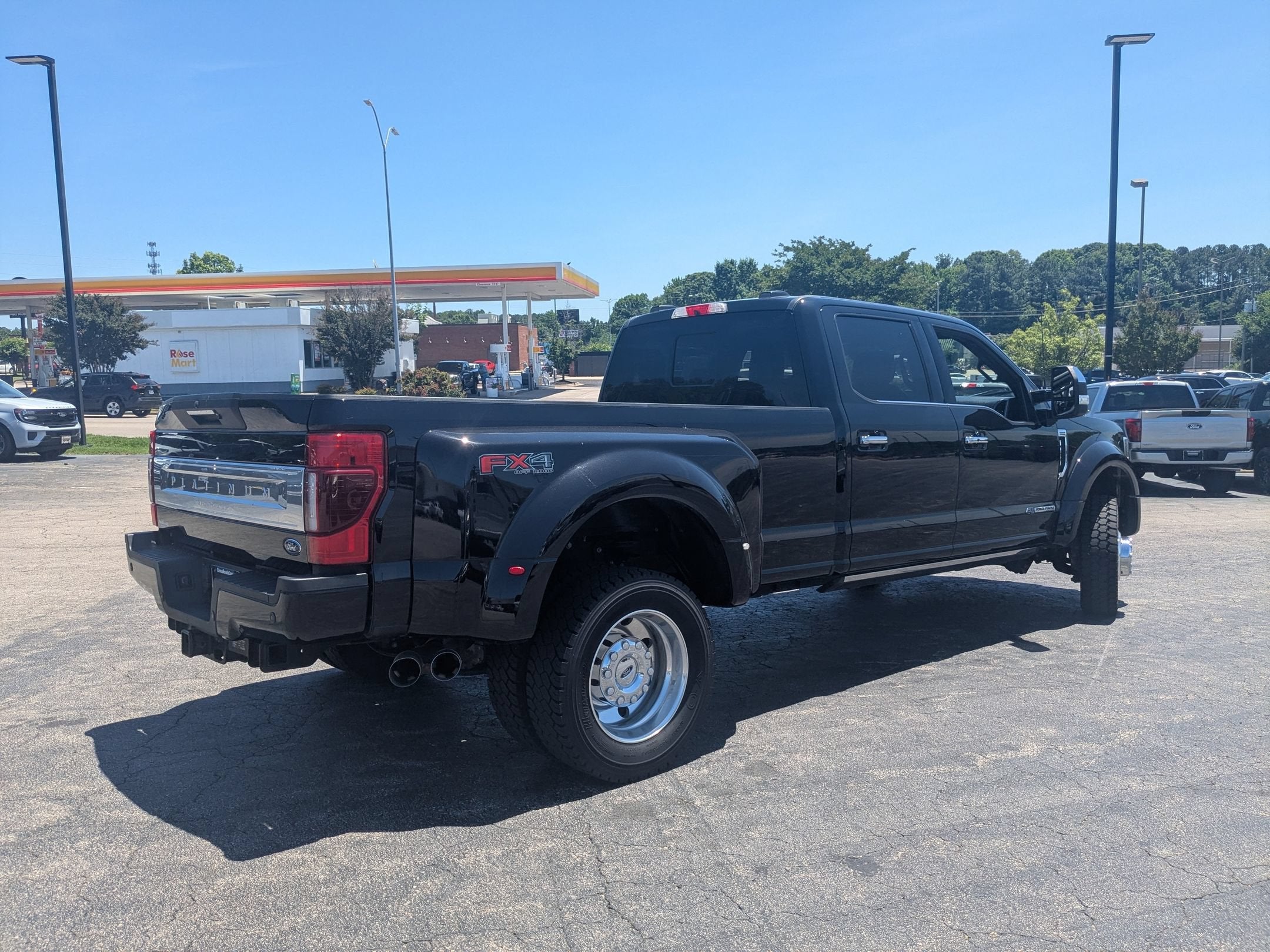 2022 Ford Super Duty F-450 DRW Platinum