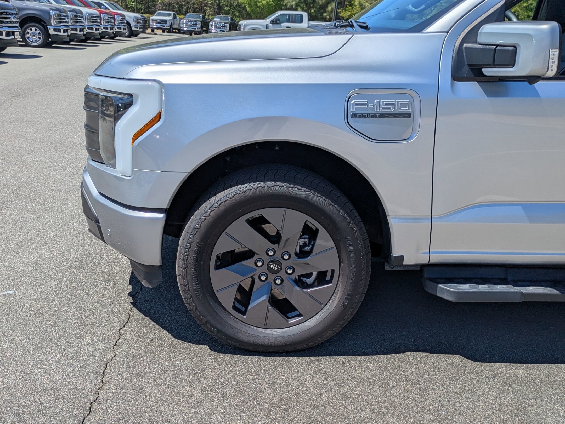 2023 Ford F-150 Lightning LARIAT