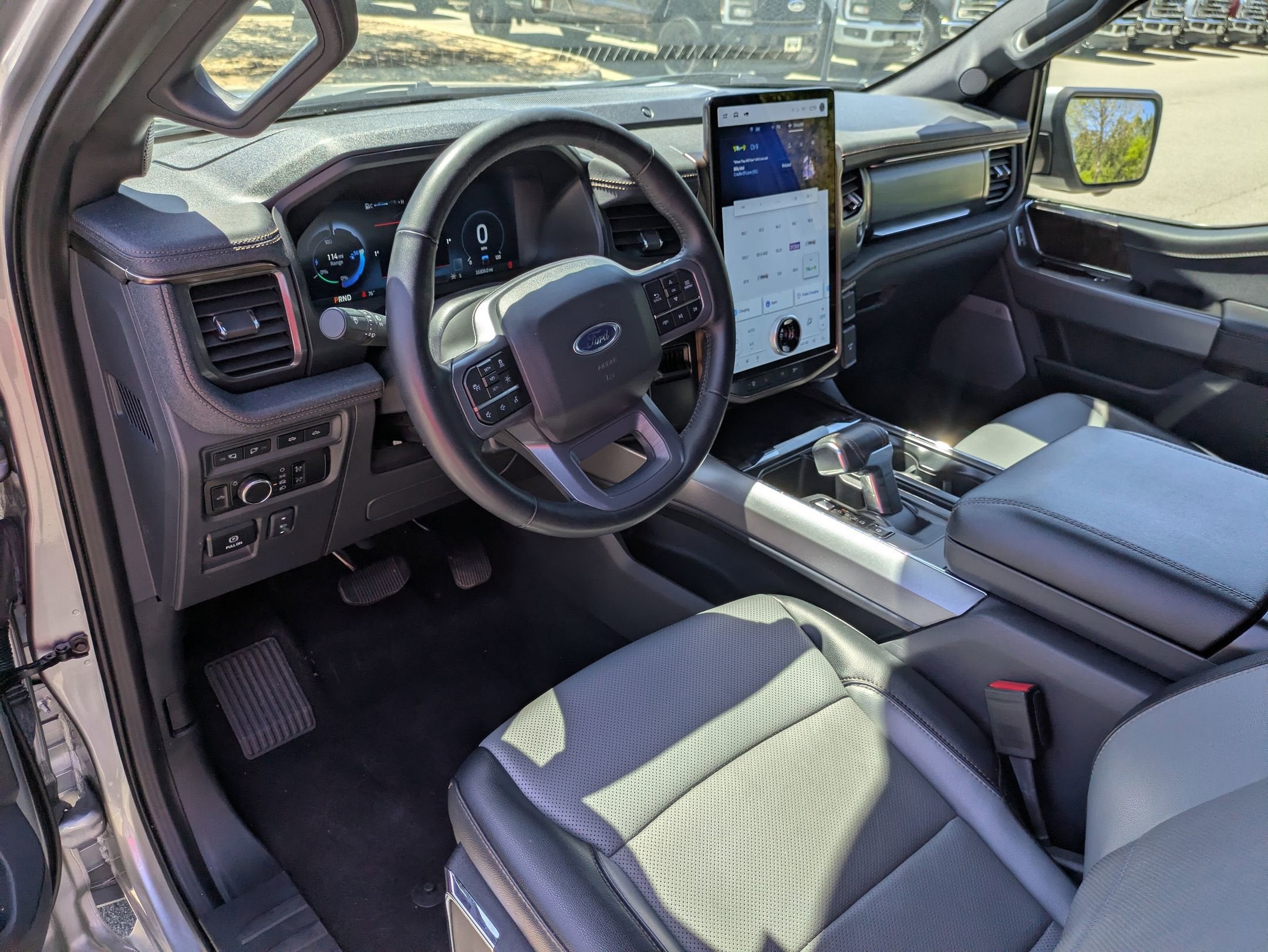 2023 Ford F-150 Lightning LARIAT