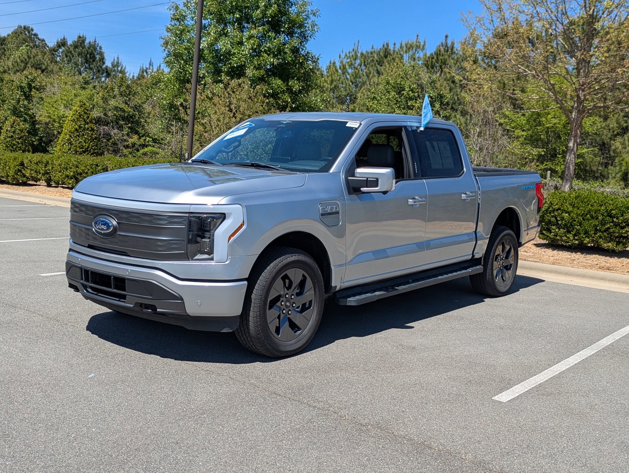 2023 Ford F-150 Lightning LARIAT