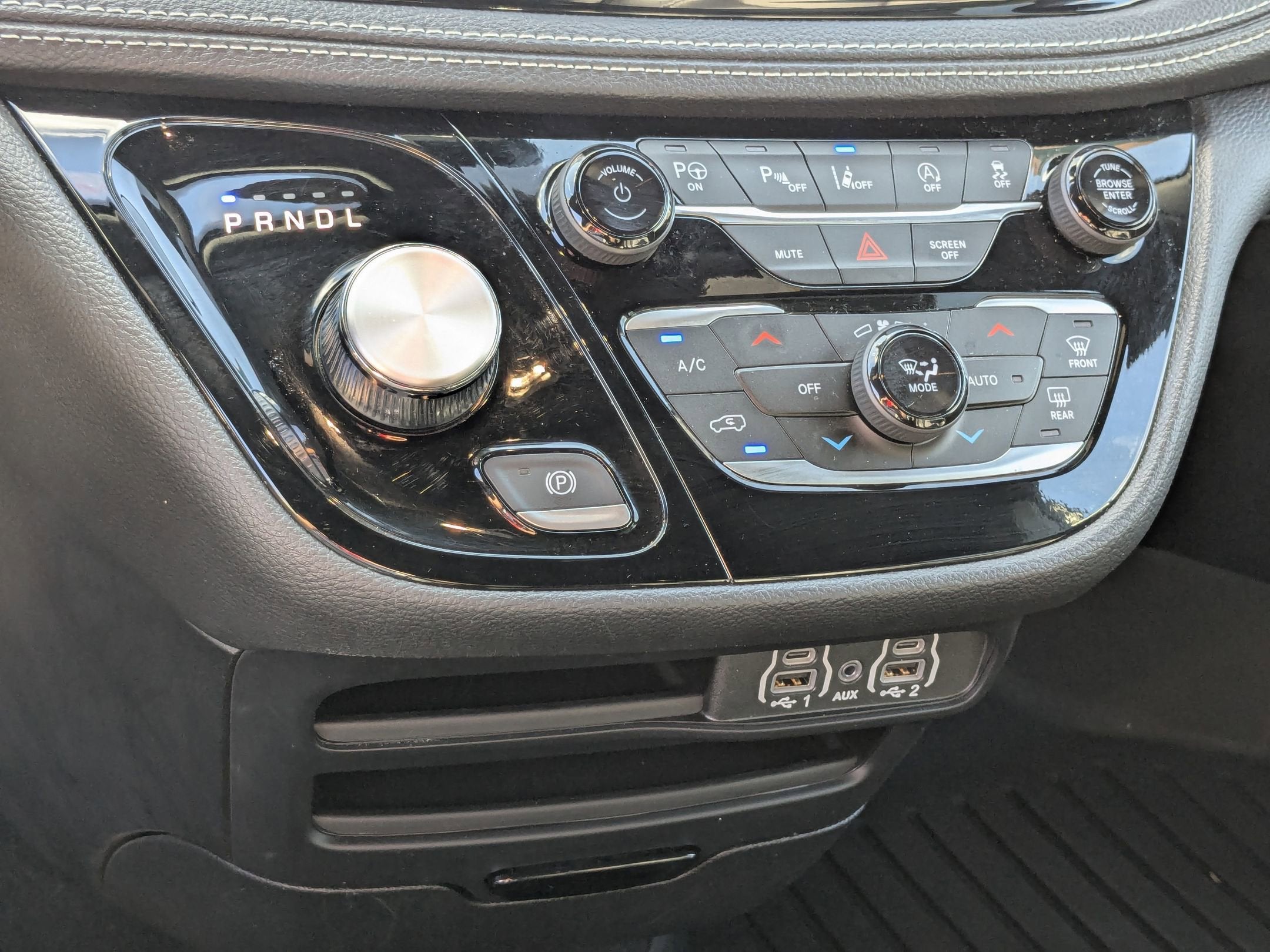 2024 Chrysler Pacifica Touring L