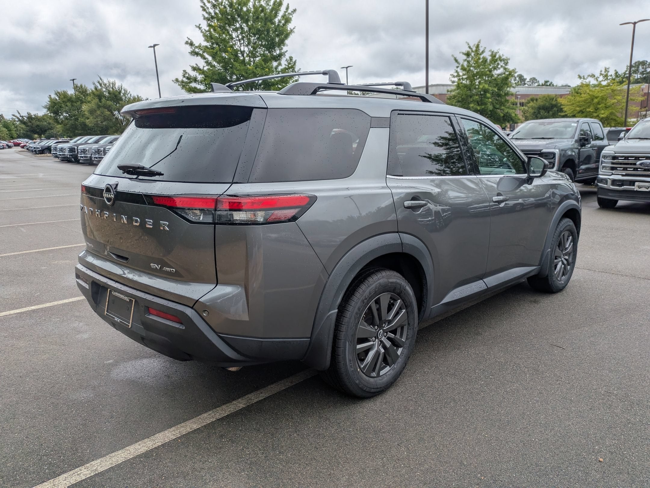 2022 Nissan Pathfinder SV