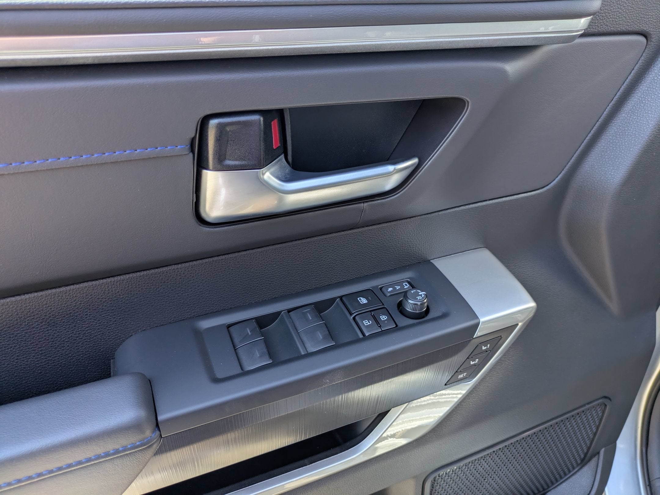 2025 Toyota Tundra 4WD Platinum Hybrid