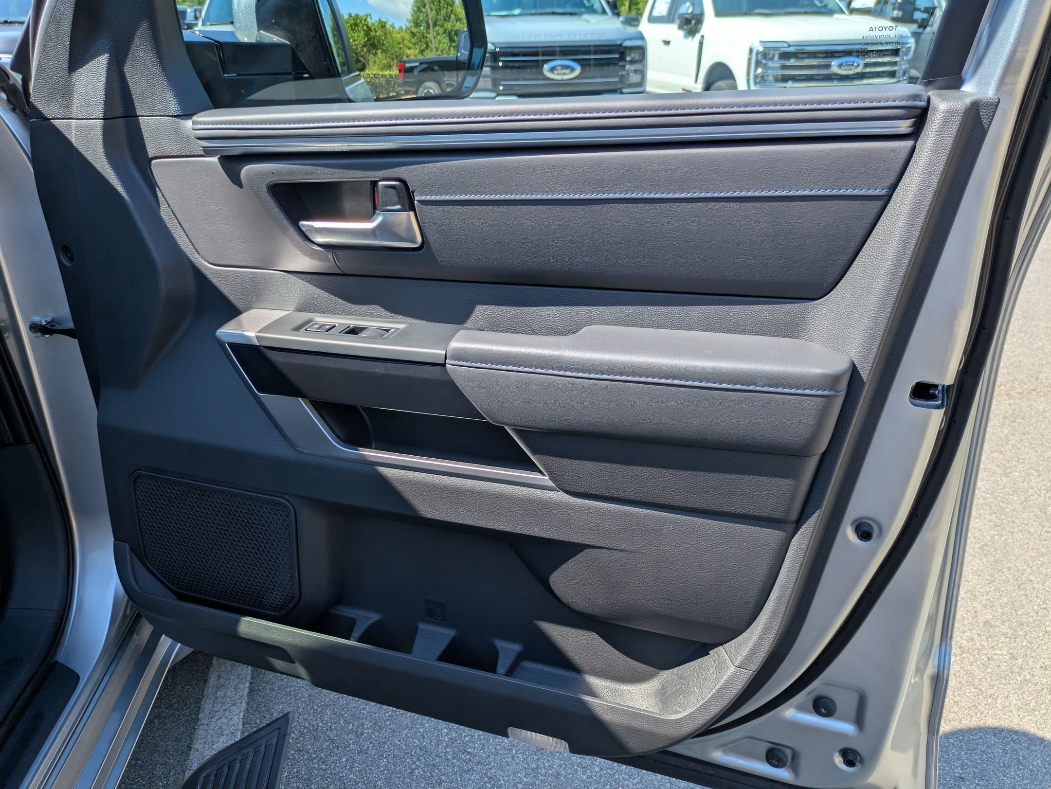 2025 Toyota Tundra 4WD Platinum Hybrid