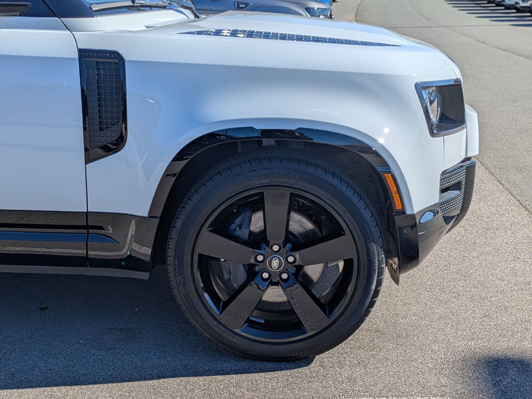 2023 Land Rover Defender X-Dynamic SE