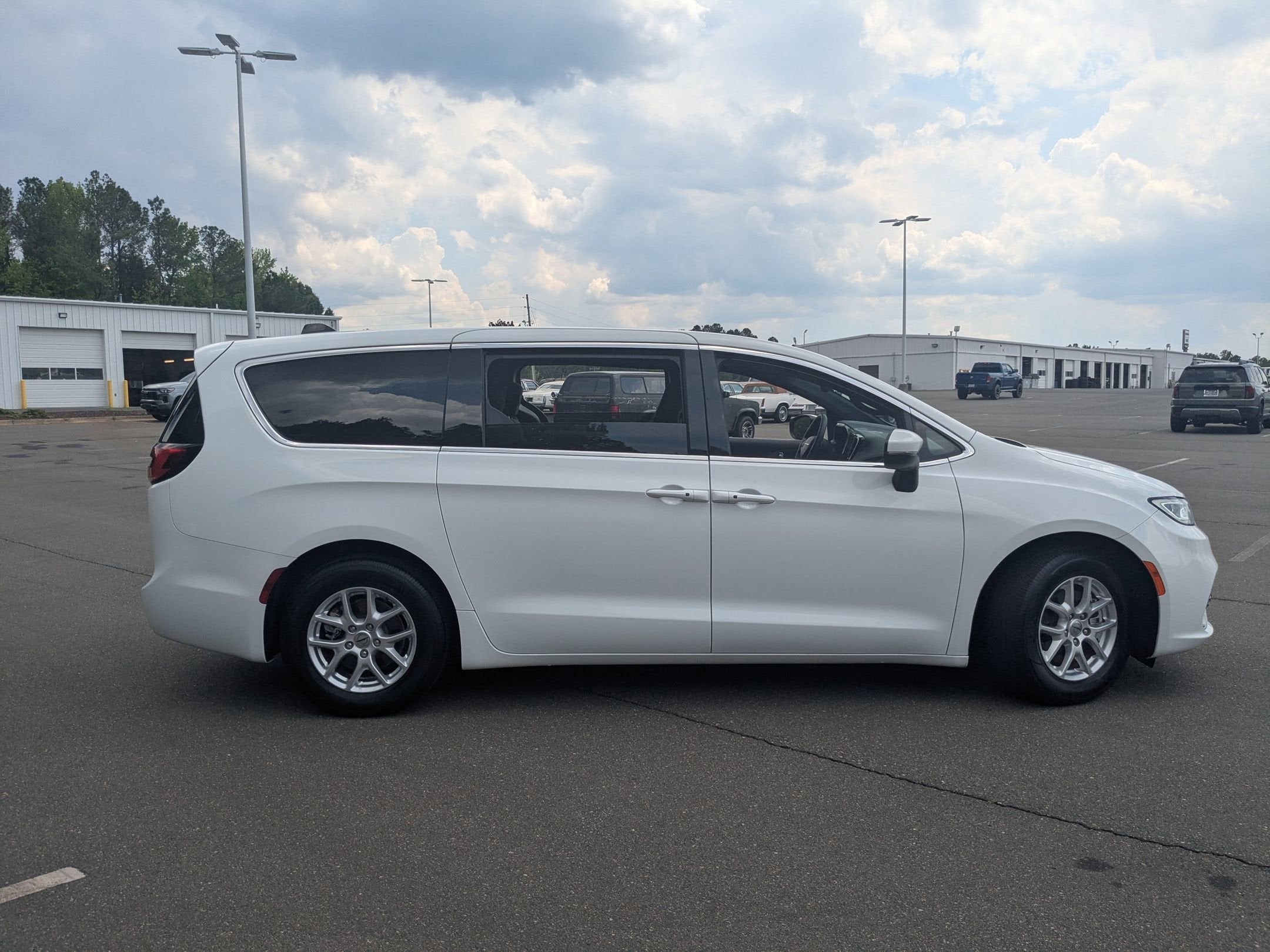 2023 Chrysler Pacifica Touring