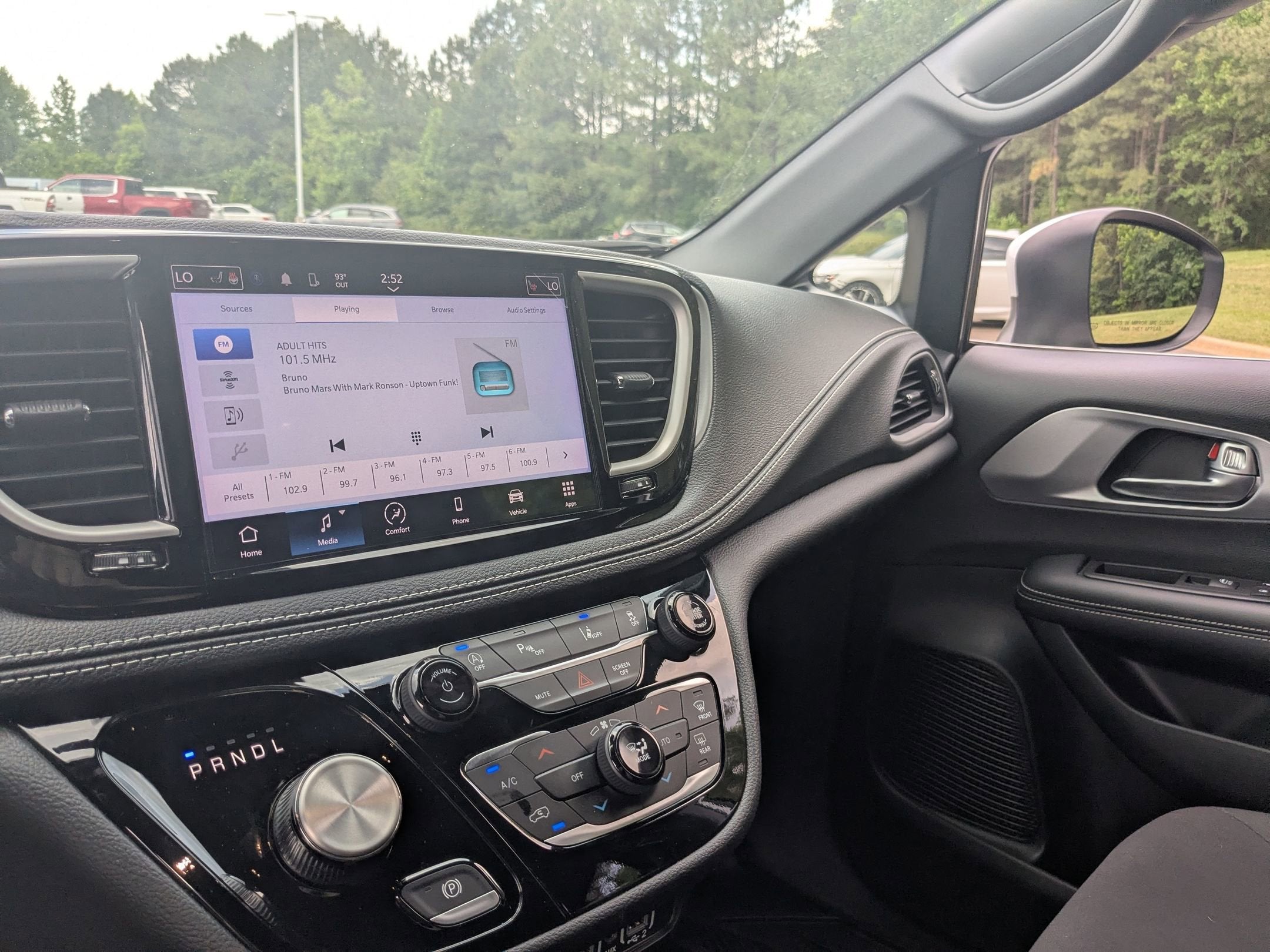 2023 Chrysler Pacifica Touring