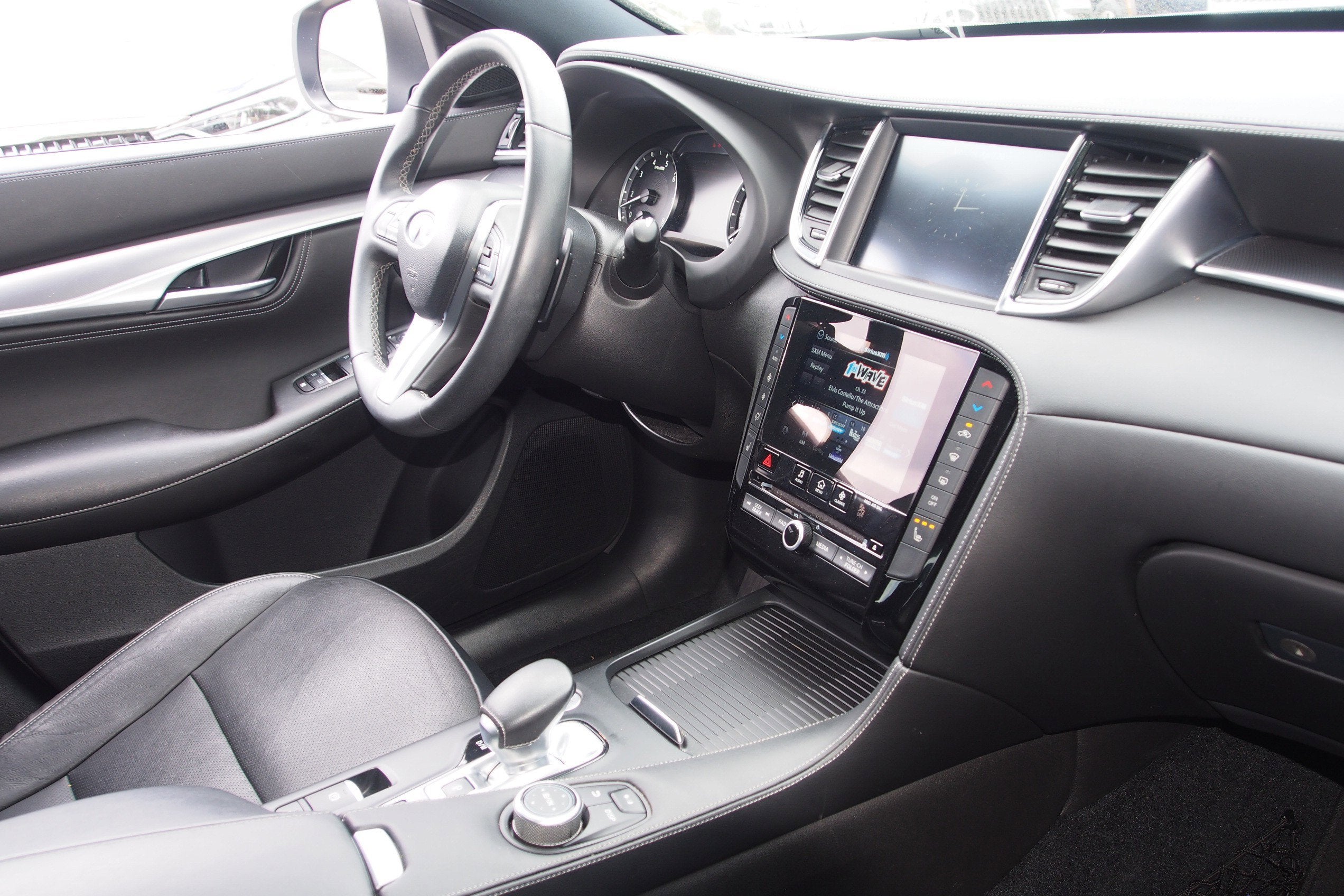 2023 INFINITI QX55 LUXE