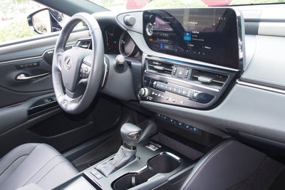 2024 Lexus ES ES 300h F SPORT Handling