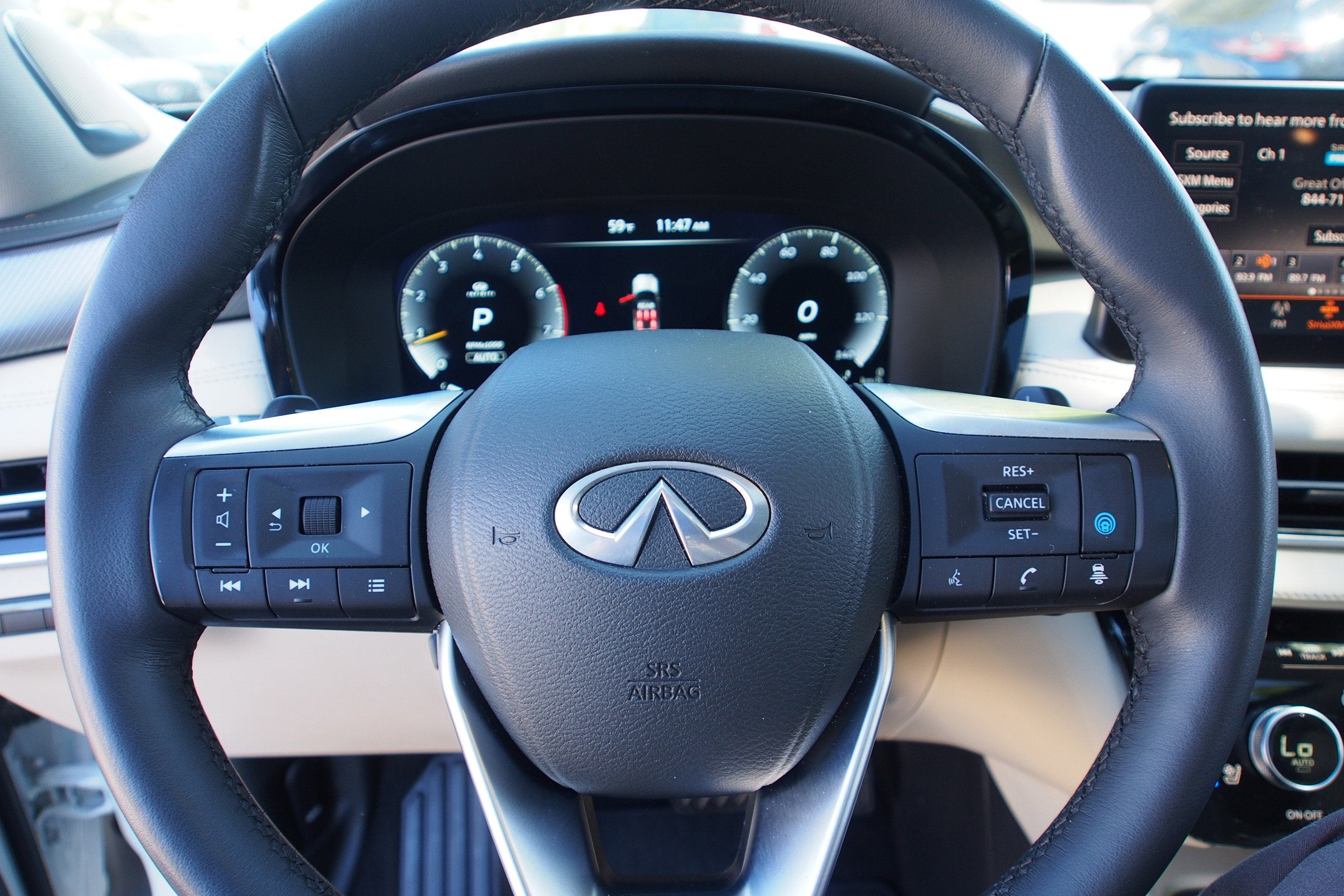 2025 INFINITI QX60 LUXE