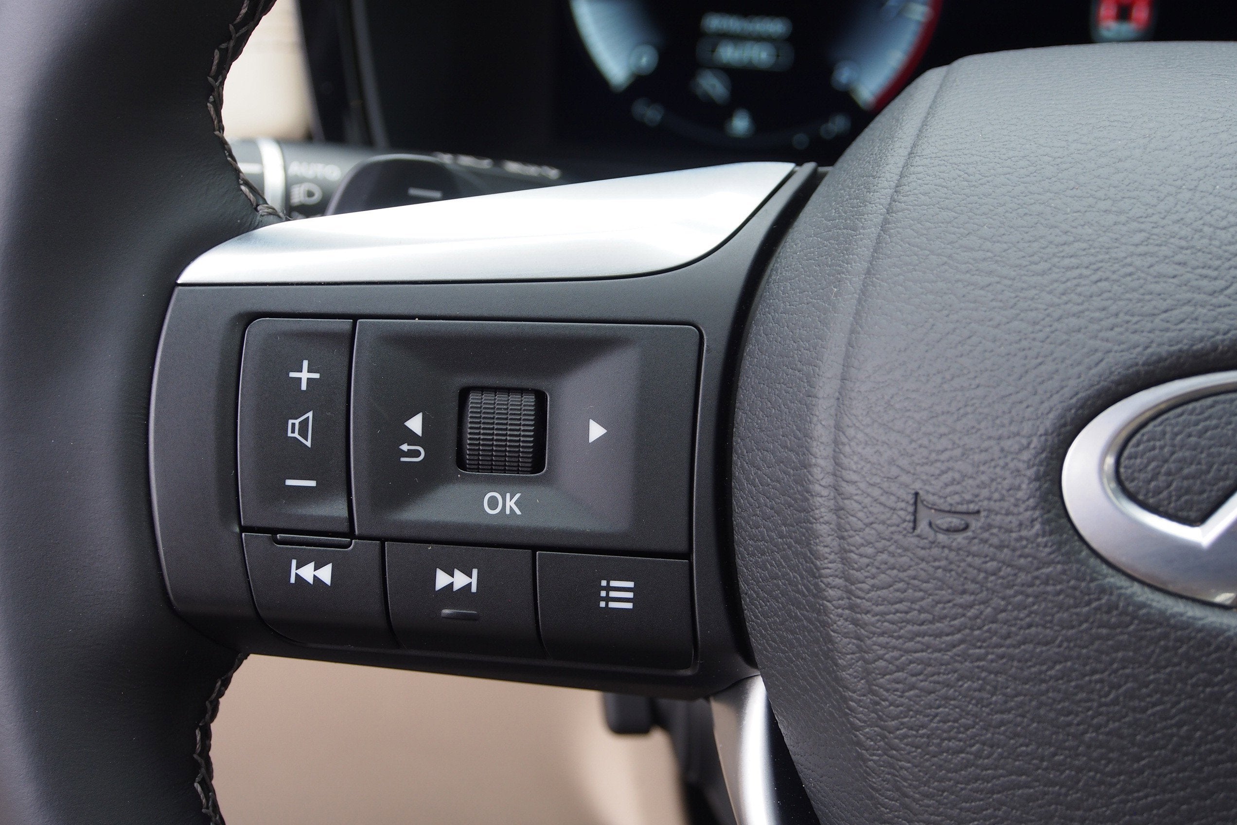 2025 INFINITI QX60 SENSORY