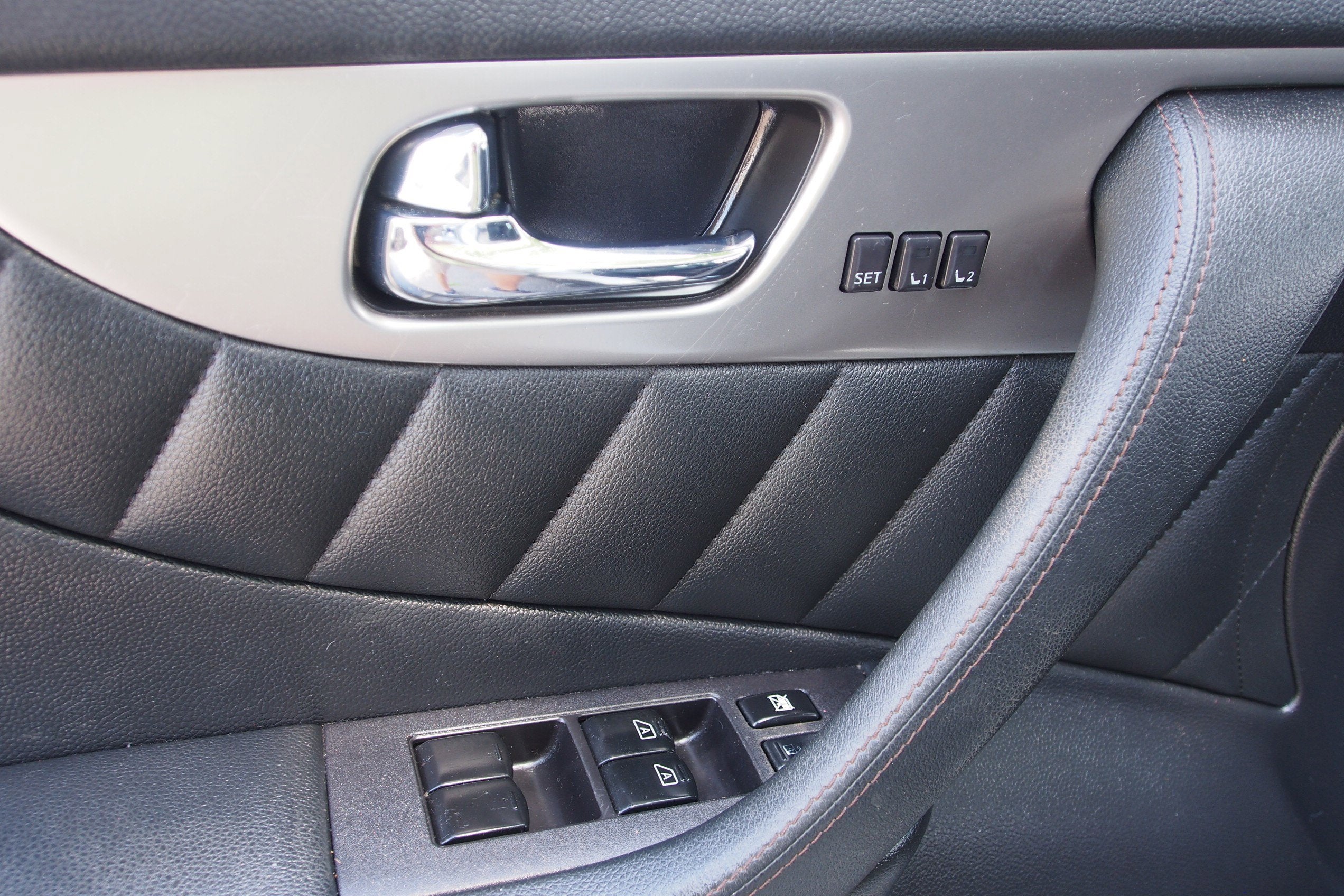 2017 INFINITI QX70 Base