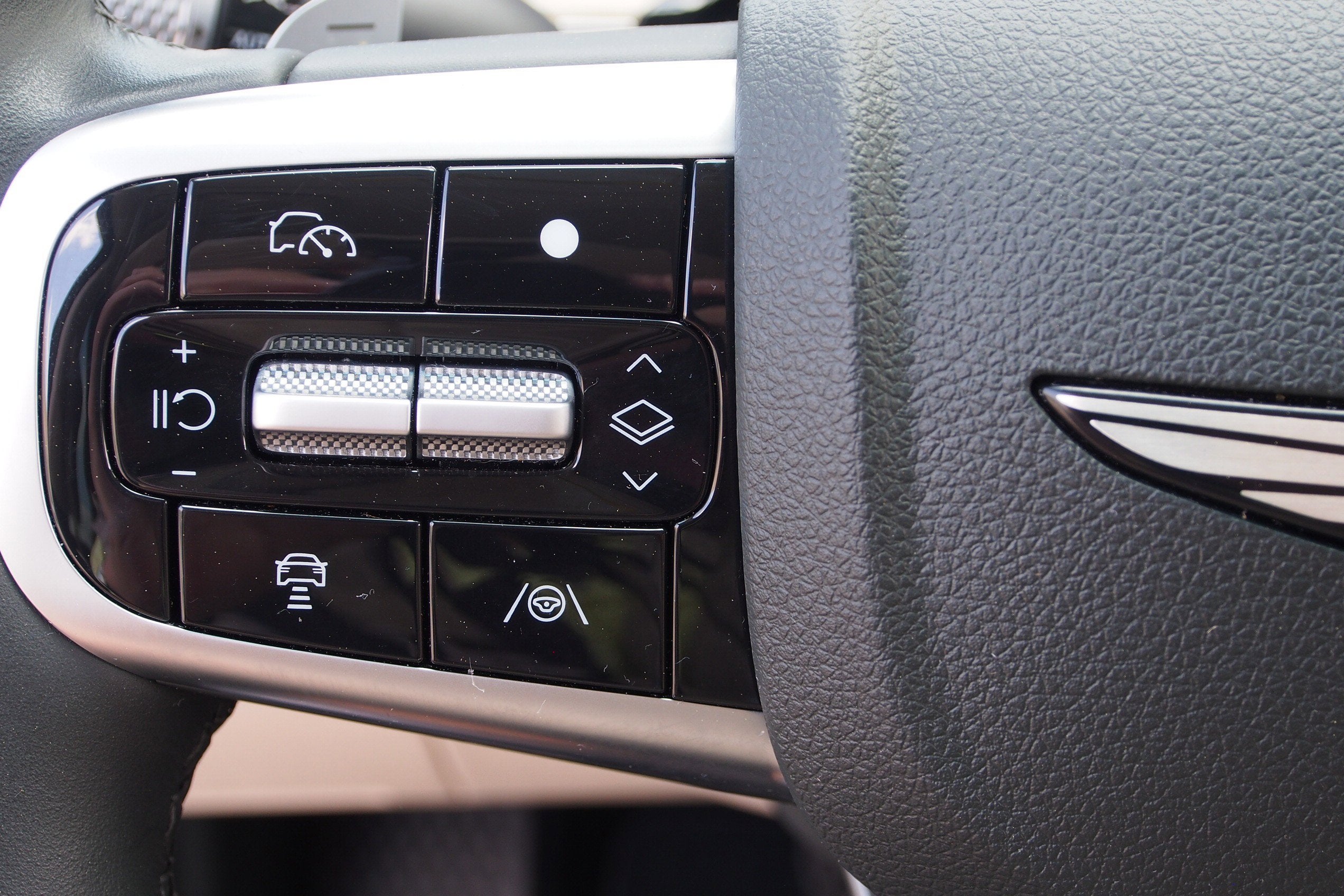 2025 Genesis GV80 Select