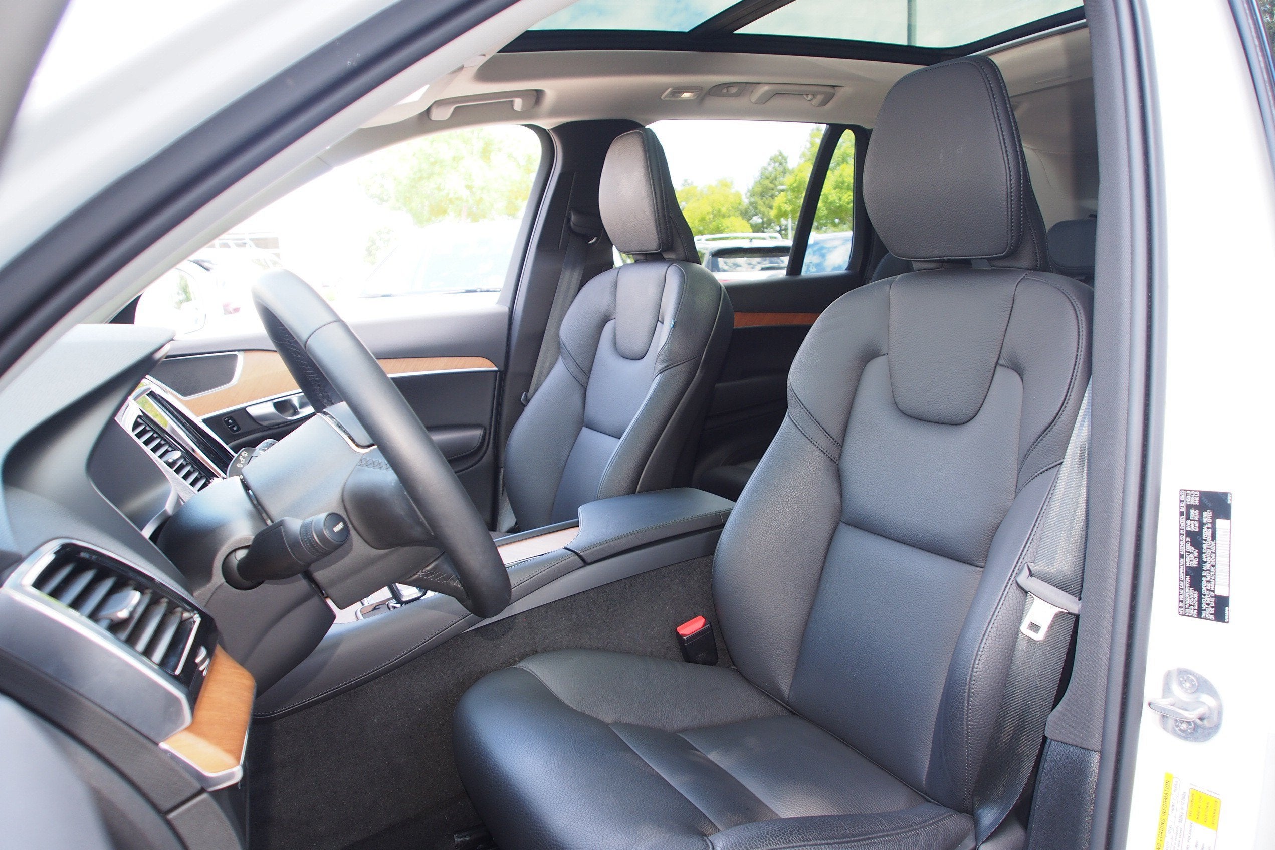 2024 Volvo XC90 Plus Bright Theme
